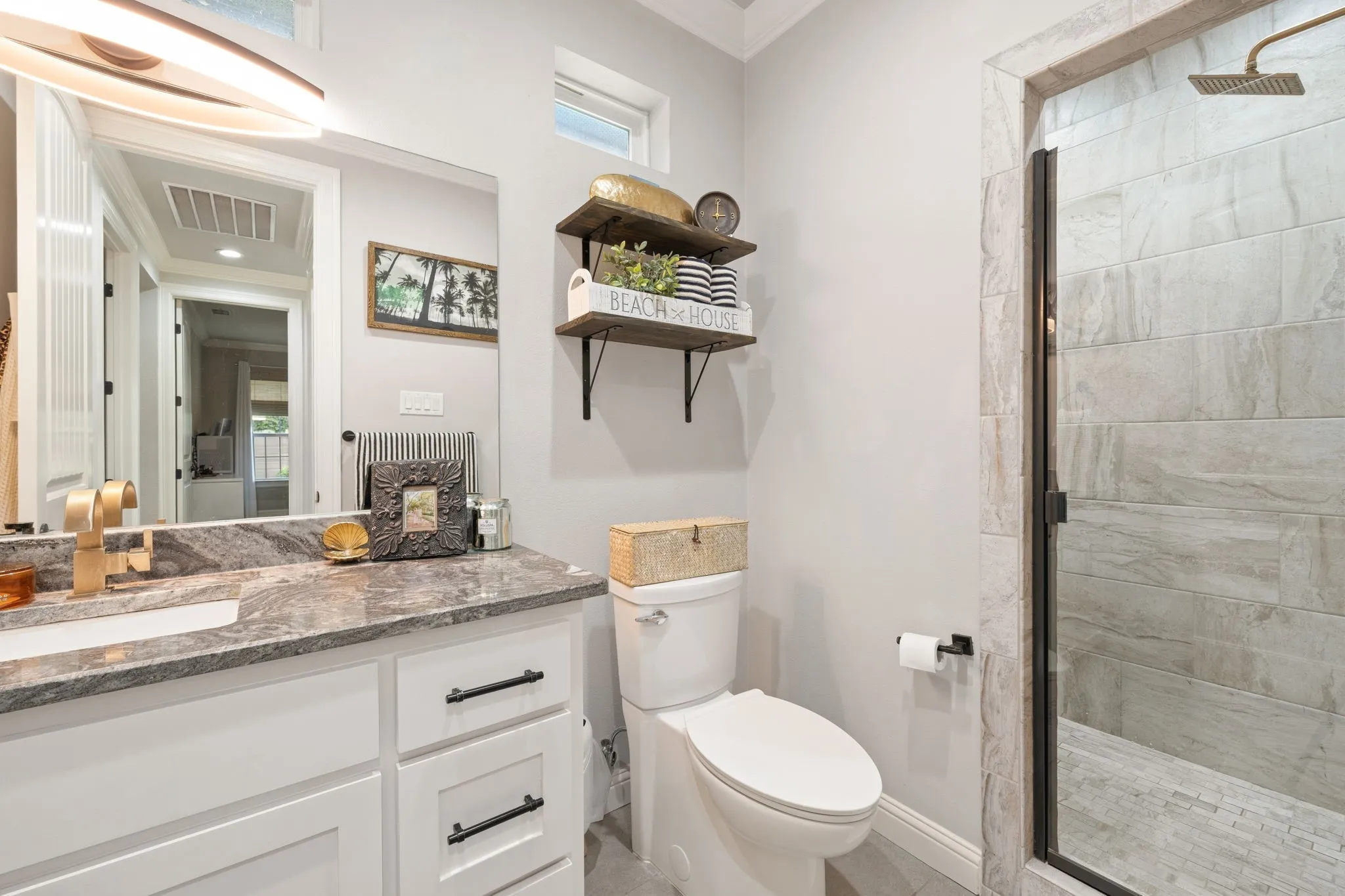 Single Family Residence For Sale in Ellis County , 407 W Light Street, Waxahachie, Texas 75165, 4 Bedroom, 2 Bathroom, 2 Garage spaces, 1,773 Sqft, built in 2020, mls#21368990, Real Estate Agent in Waxahachie, Homes For Sale in Ellis county, Homes For Sale in Waxahachie, Realtor in Waxahachie Texas, Real Estate Brokerage Independent Realty Texas, Luminita Cordes Realtor