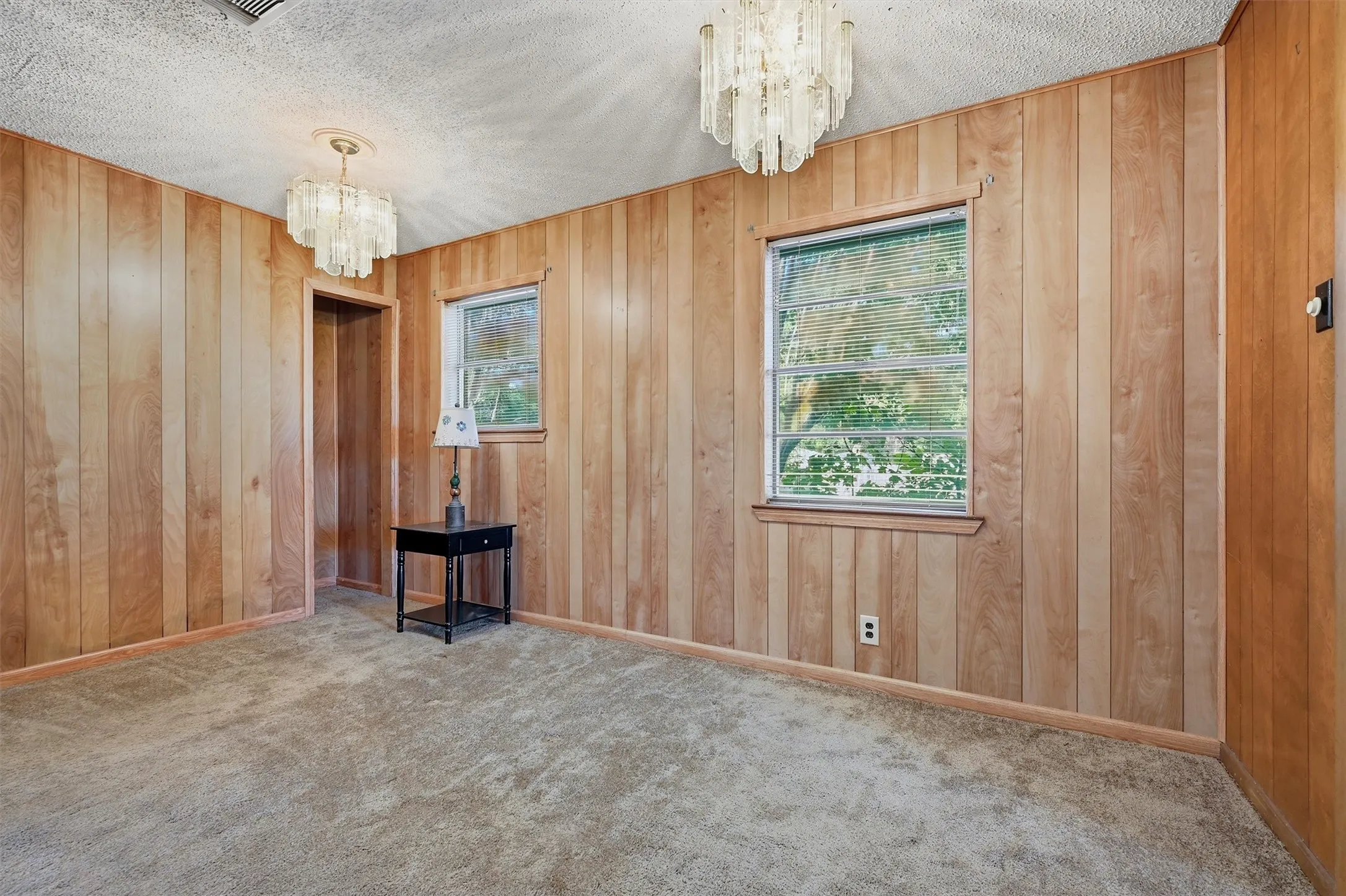 Single Family Residence For Sale in Grayson County , 1214 Glasgow Drive, Sherman, Texas 75092, 3 Bedroom, 2 Bathroom, 2 Garage spaces, 1,833 Sqft, built in 1968, mls#21367377, Real Estate Agent in Sherman, Homes For Sale in Grayson county, Homes For Sale in Sherman, Realtor in Sherman Texas, Real Estate Brokerage Independent Realty Texas, Luminita Cordes Realtor