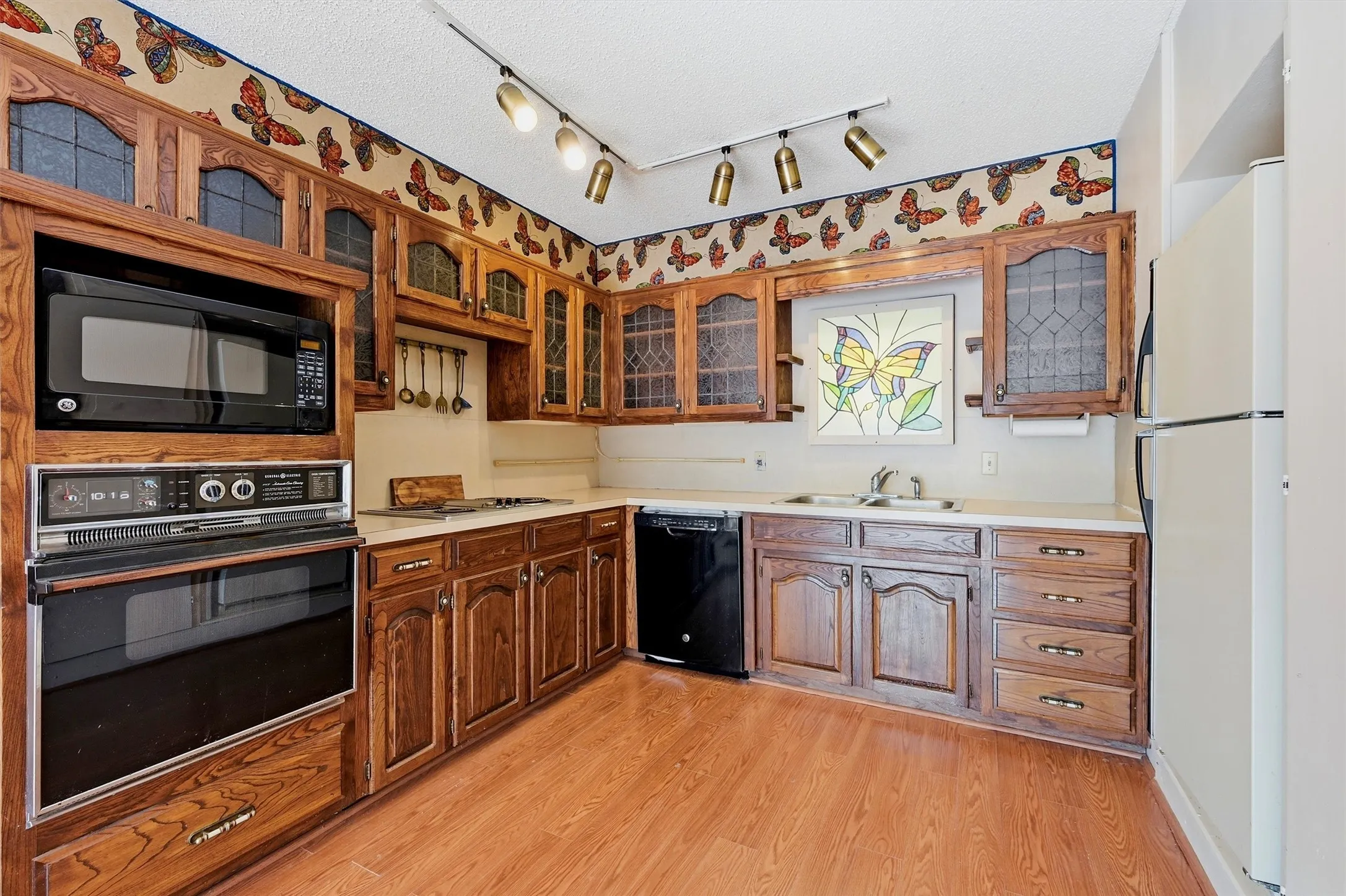 Single Family Residence For Sale in Grayson County , 1214 Glasgow Drive, Sherman, Texas 75092, 3 Bedroom, 2 Bathroom, 2 Garage spaces, 1,833 Sqft, built in 1968, mls#21367377, Real Estate Agent in Sherman, Homes For Sale in Grayson county, Homes For Sale in Sherman, Realtor in Sherman Texas, Real Estate Brokerage Independent Realty Texas, Luminita Cordes Realtor