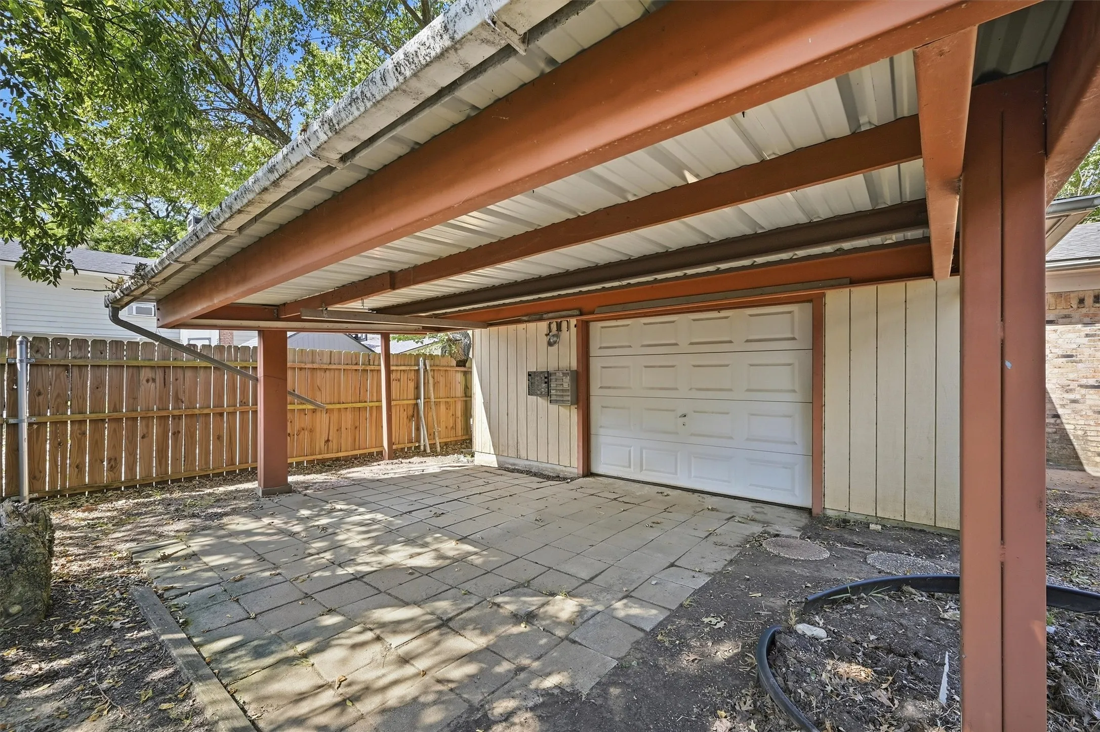 Single Family Residence For Sale in Grayson County , 1214 Glasgow Drive, Sherman, Texas 75092, 3 Bedroom, 2 Bathroom, 2 Garage spaces, 1,833 Sqft, built in 1968, mls#21367377, Real Estate Agent in Sherman, Homes For Sale in Grayson county, Homes For Sale in Sherman, Realtor in Sherman Texas, Real Estate Brokerage Independent Realty Texas, Luminita Cordes Realtor