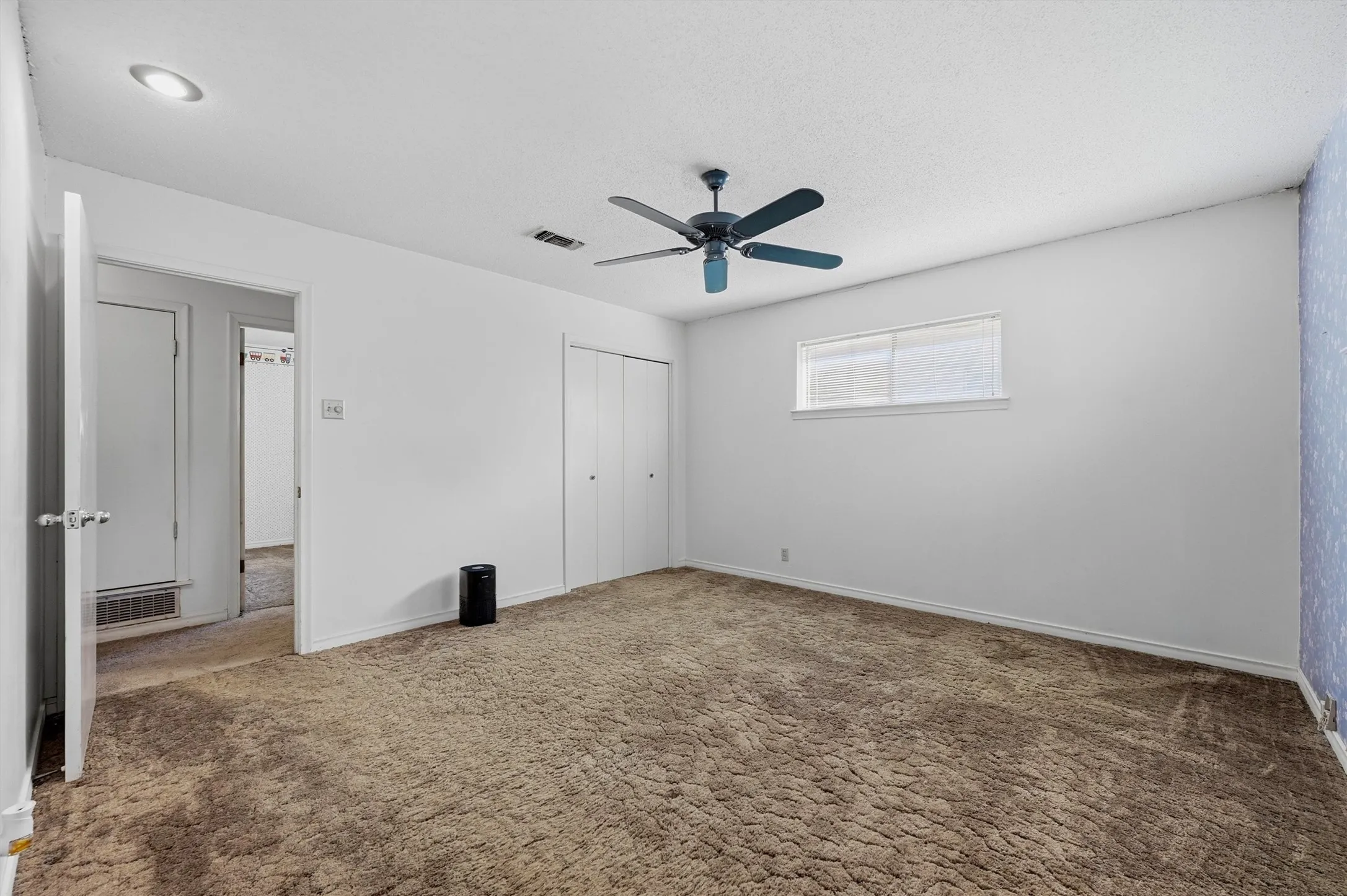 Single Family Residence For Sale in Grayson County , 1214 Glasgow Drive, Sherman, Texas 75092, 3 Bedroom, 2 Bathroom, 2 Garage spaces, 1,833 Sqft, built in 1968, mls#21367377, Real Estate Agent in Sherman, Homes For Sale in Grayson county, Homes For Sale in Sherman, Realtor in Sherman Texas, Real Estate Brokerage Independent Realty Texas, Luminita Cordes Realtor