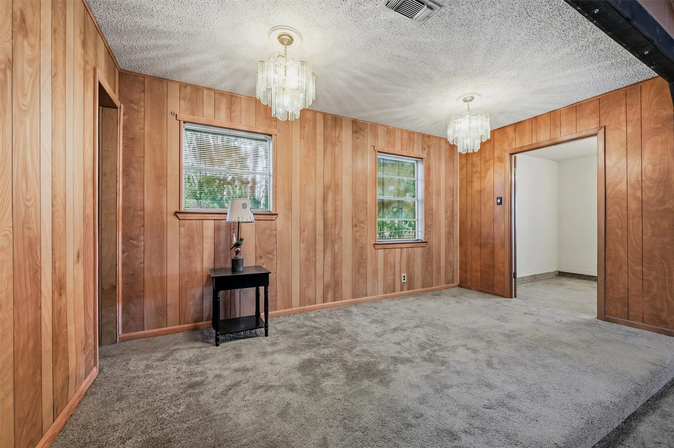 Single Family Residence For Sale in Grayson County , 1214 Glasgow Drive, Sherman, Texas 75092, 3 Bedroom, 2 Bathroom, 2 Garage spaces, 1,833 Sqft, built in 1968, mls#21367377, Real Estate Agent in Sherman, Homes For Sale in Grayson county, Homes For Sale in Sherman, Realtor in Sherman Texas, Real Estate Brokerage Independent Realty Texas, Luminita Cordes Realtor