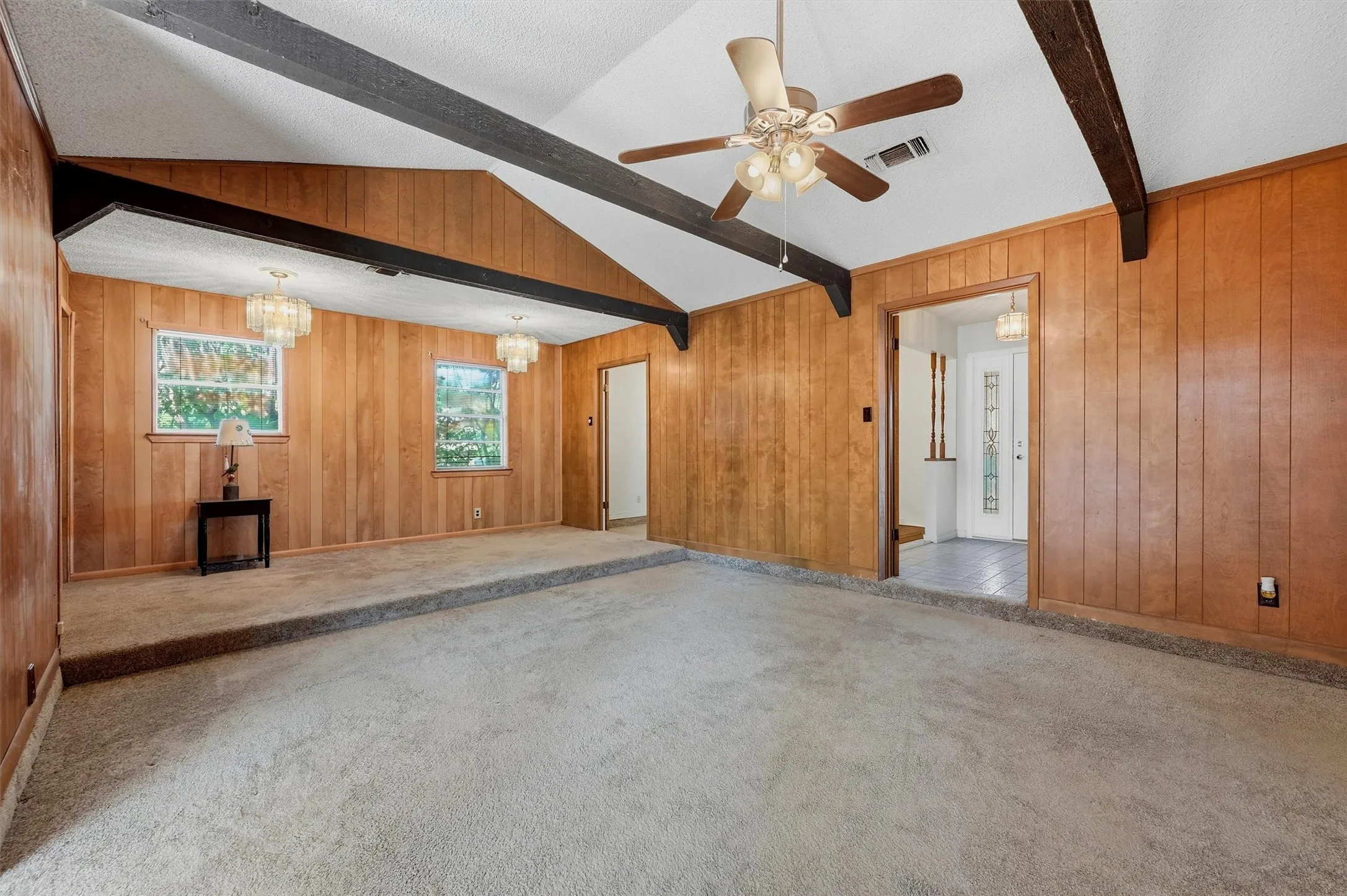 Single Family Residence For Sale in Grayson County , 1214 Glasgow Drive, Sherman, Texas 75092, 3 Bedroom, 2 Bathroom, 2 Garage spaces, 1,833 Sqft, built in 1968, mls#21367377, Real Estate Agent in Sherman, Homes For Sale in Grayson county, Homes For Sale in Sherman, Realtor in Sherman Texas, Real Estate Brokerage Independent Realty Texas, Luminita Cordes Realtor