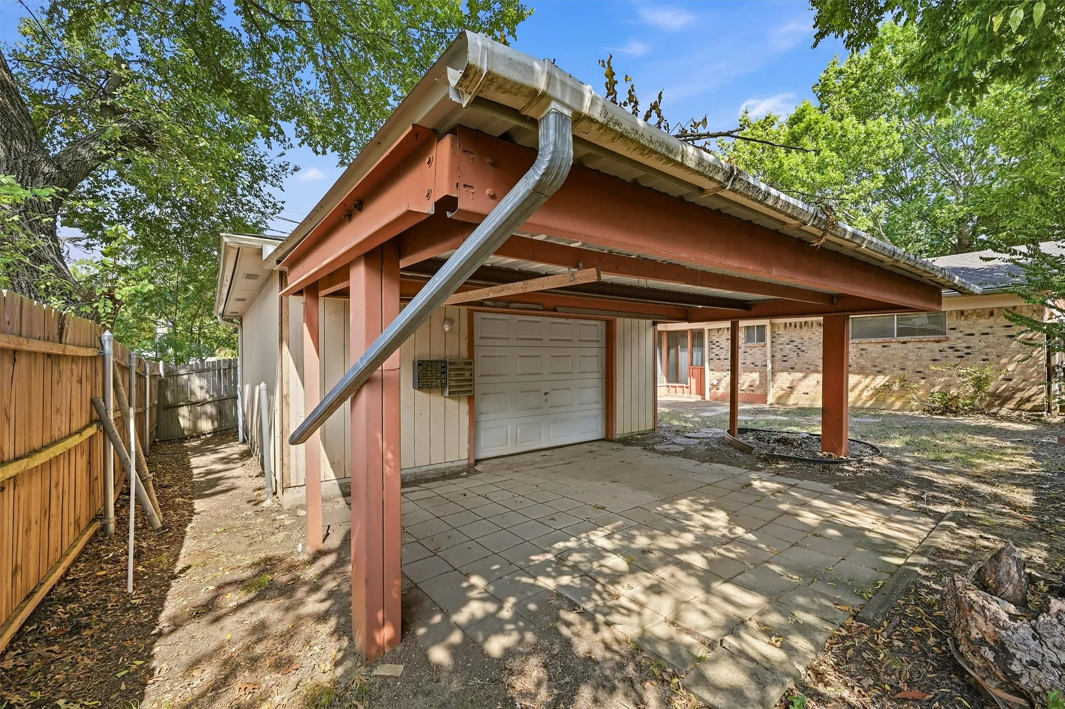 Single Family Residence For Sale in Grayson County , 1214 Glasgow Drive, Sherman, Texas 75092, 3 Bedroom, 2 Bathroom, 2 Garage spaces, 1,833 Sqft, built in 1968, mls#21367377, Real Estate Agent in Sherman, Homes For Sale in Grayson county, Homes For Sale in Sherman, Realtor in Sherman Texas, Real Estate Brokerage Independent Realty Texas, Luminita Cordes Realtor