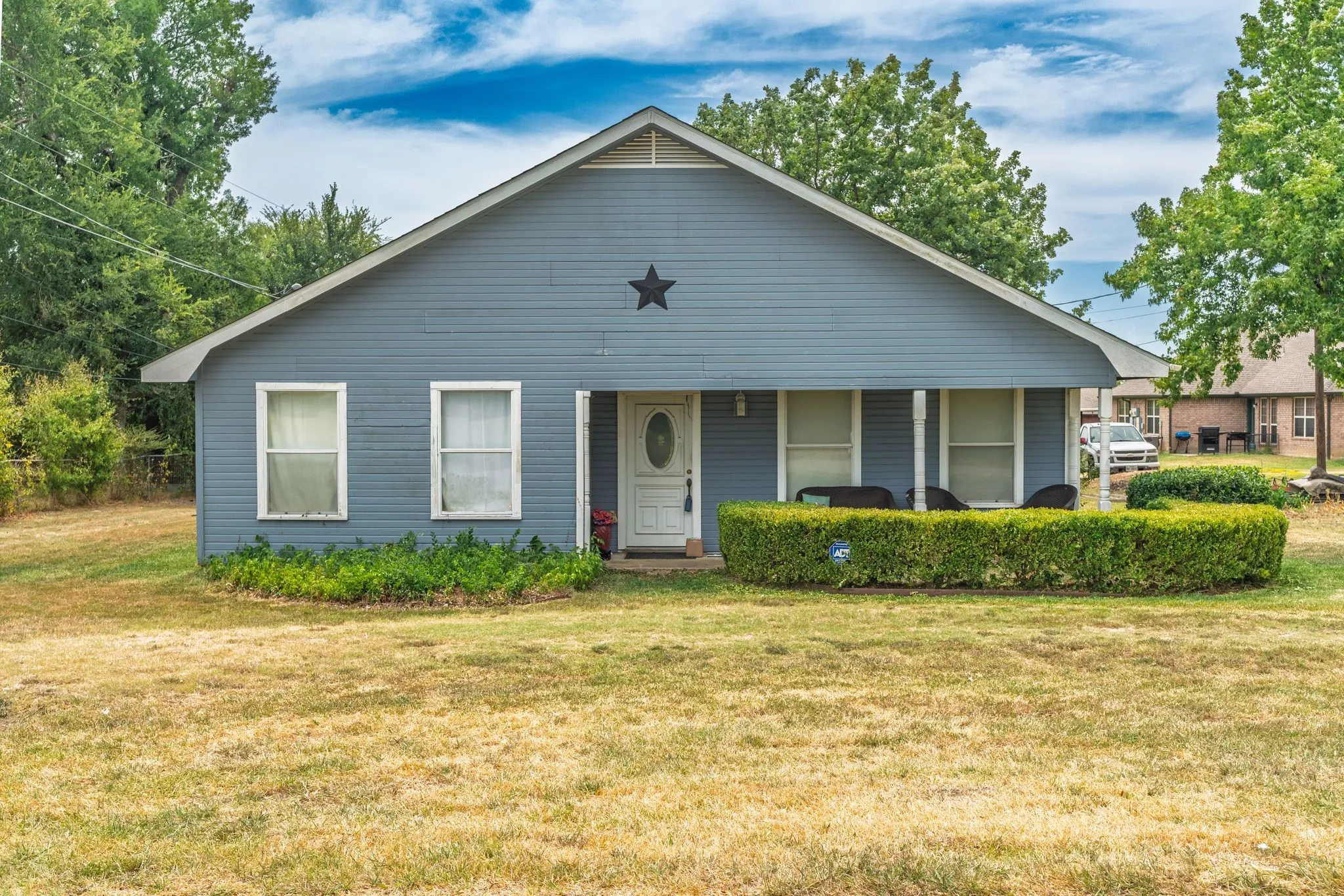Single Family Residence For Sale in Hunt County , 2803 Charity Road, Commerce, Texas 75428, 4 Bedroom, 2 Bathroom, Garage spaces, 1,767 Sqft, built in 1990, mls#21368951, Real Estate Agent in Commerce, Homes For Sale in Hunt county, Homes For Sale in Commerce, Realtor in Commerce Texas, Real Estate Brokerage Independent Realty Texas, Luminita Cordes Realtor