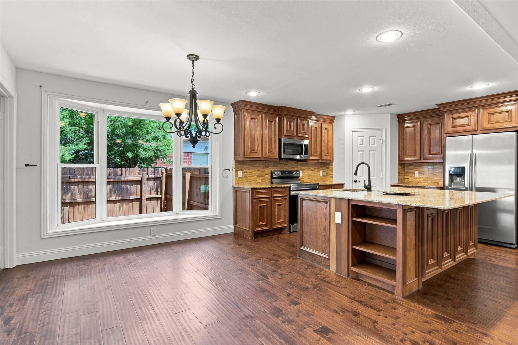 Breakfast Area and Kitchen view