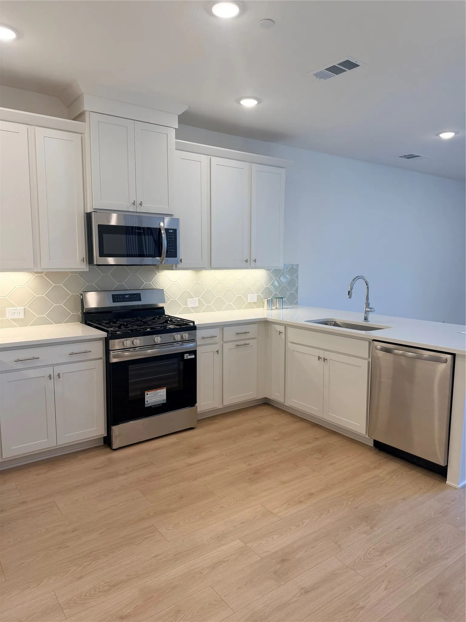 Townhouse For Rent in Tarrant County , 7328 Grant Avenue, North Richland Hills, Texas 76180, 3 Bedroom, 3 Bathroom, 2 Garage spaces, 1,671 Sqft, built in 2026, mls#21368032, Real Estate Agent in North Richland Hills, Homes For Rent in Tarrant county, Homes For Rent in North Richland Hills, Realtor in North Richland Hills Texas, Real Estate Brokerage Independent Realty Texas, Luminita Cordes Realtor