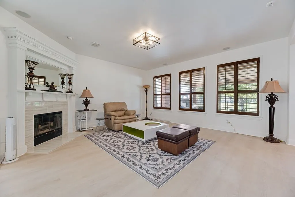 Single Family Residence For Sale in Denton County , 3925 Victory Drive, Frisco, Texas 75034, 4 Bedroom, 3 Bathroom, 2 Garage spaces, 3,711 Sqft, built in 2004, mls#21369007, Real Estate Agent in Frisco, Homes For Sale in Denton county, Homes For Sale in Frisco, Realtor in Frisco Texas, Real Estate Brokerage Independent Realty Texas, Luminita Cordes Realtor
