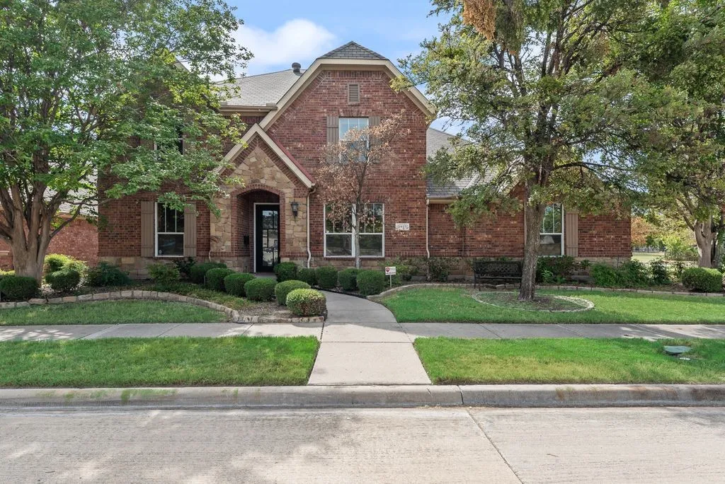 Single Family Residence For Sale in Denton County , 3925 Victory Drive, Frisco, Texas 75034, 4 Bedroom, 3 Bathroom, 2 Garage spaces, 3,711 Sqft, built in 2004, mls#21369007, Real Estate Agent in Frisco, Homes For Sale in Denton county, Homes For Sale in Frisco, Realtor in Frisco Texas, Real Estate Brokerage Independent Realty Texas, Luminita Cordes Realtor