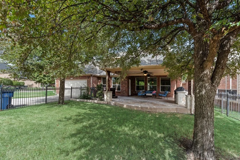 Single Family Residence For Sale in Denton County , 3925 Victory Drive, Frisco, Texas 75034, 4 Bedroom, 3 Bathroom, 2 Garage spaces, 3,711 Sqft, built in 2004, mls#21369007, Real Estate Agent in Frisco, Homes For Sale in Denton county, Homes For Sale in Frisco, Realtor in Frisco Texas, Real Estate Brokerage Independent Realty Texas, Luminita Cordes Realtor