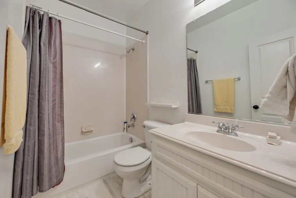 Single Family Residence For Sale in Denton County , 3925 Victory Drive, Frisco, Texas 75034, 4 Bedroom, 3 Bathroom, 2 Garage spaces, 3,711 Sqft, built in 2004, mls#21369007, Real Estate Agent in Frisco, Homes For Sale in Denton county, Homes For Sale in Frisco, Realtor in Frisco Texas, Real Estate Brokerage Independent Realty Texas, Luminita Cordes Realtor