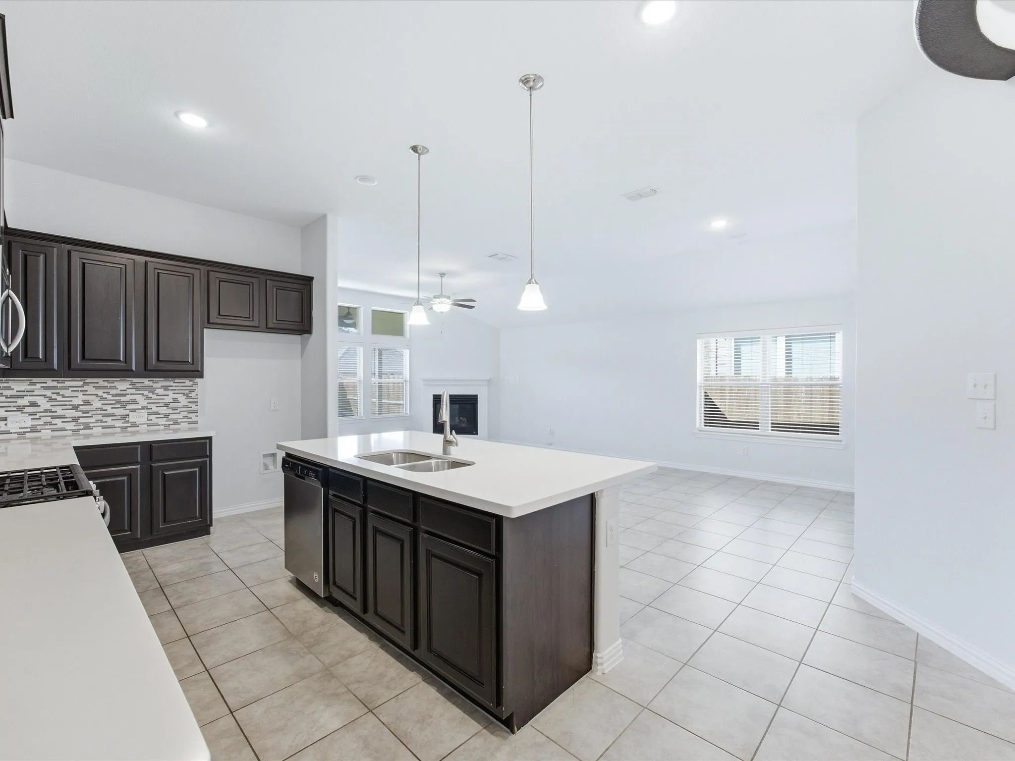 Single Family Residence For Sale in Collin County , 2810 Willow Lane, Melissa, Texas 75454, 4 Bedroom, 3 Bathroom, 2 Garage spaces, 2,189 Sqft, built in 2020, mls#21368953, Real Estate Agent in Melissa, Homes For Sale in Collin county, Homes For Sale in Melissa, Realtor in Melissa Texas, Real Estate Brokerage Independent Realty Texas, Luminita Cordes Realtor