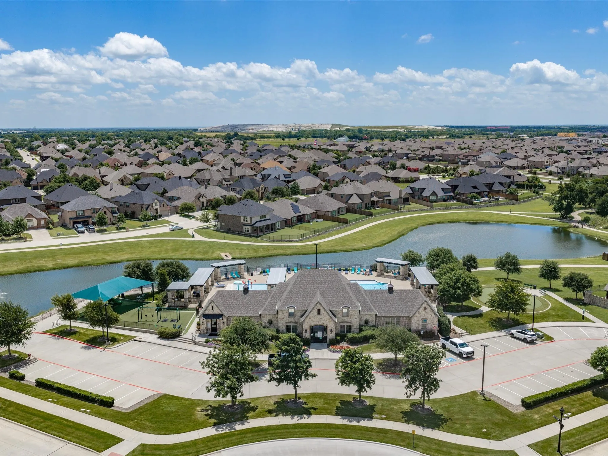 Single Family Residence For Sale in Collin County , 2810 Willow Lane, Melissa, Texas 75454, 4 Bedroom, 3 Bathroom, 2 Garage spaces, 2,189 Sqft, built in 2020, mls#21368953, Real Estate Agent in Melissa, Homes For Sale in Collin county, Homes For Sale in Melissa, Realtor in Melissa Texas, Real Estate Brokerage Independent Realty Texas, Luminita Cordes Realtor