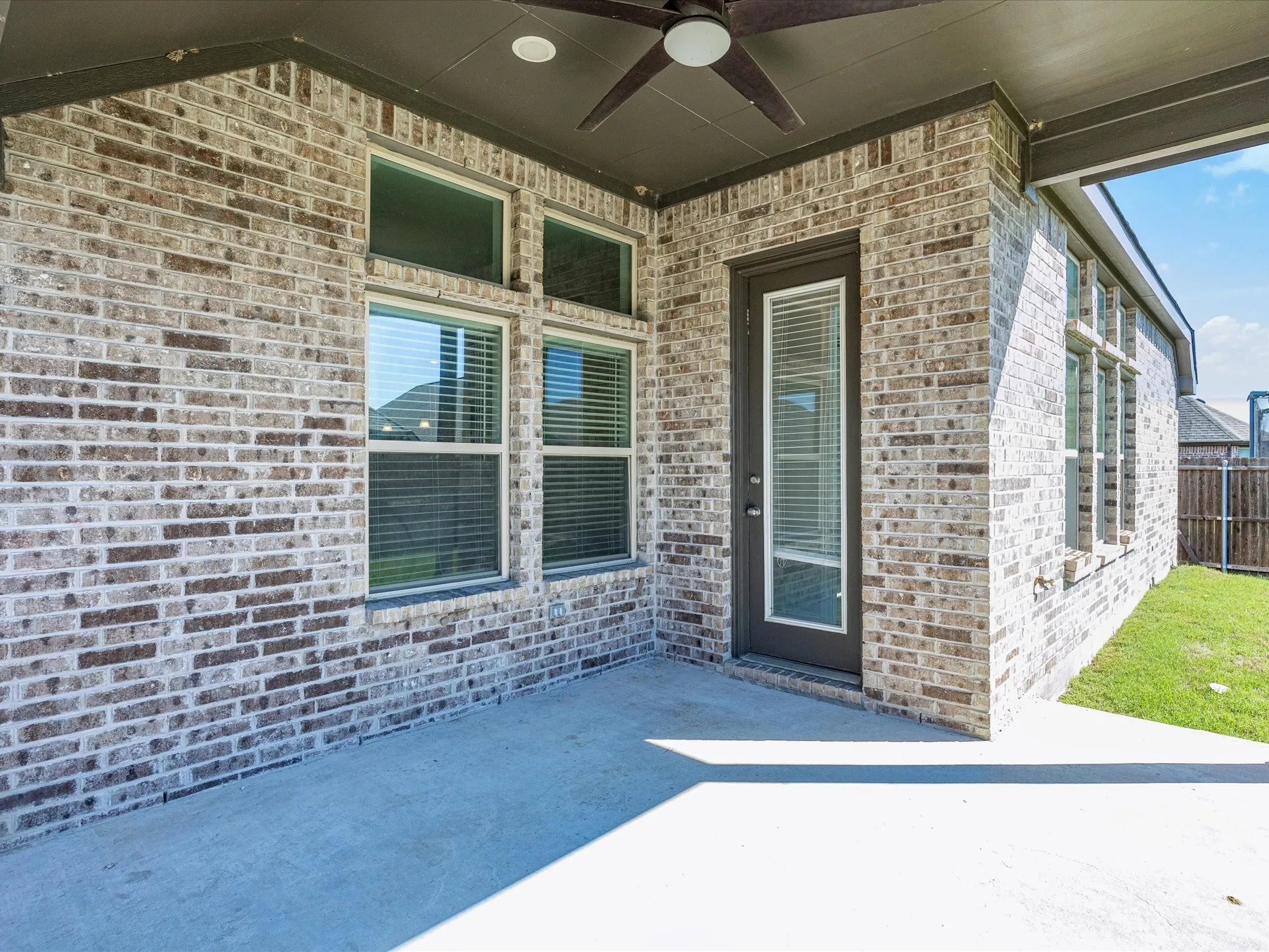Single Family Residence For Sale in Collin County , 2810 Willow Lane, Melissa, Texas 75454, 4 Bedroom, 3 Bathroom, 2 Garage spaces, 2,189 Sqft, built in 2020, mls#21368953, Real Estate Agent in Melissa, Homes For Sale in Collin county, Homes For Sale in Melissa, Realtor in Melissa Texas, Real Estate Brokerage Independent Realty Texas, Luminita Cordes Realtor