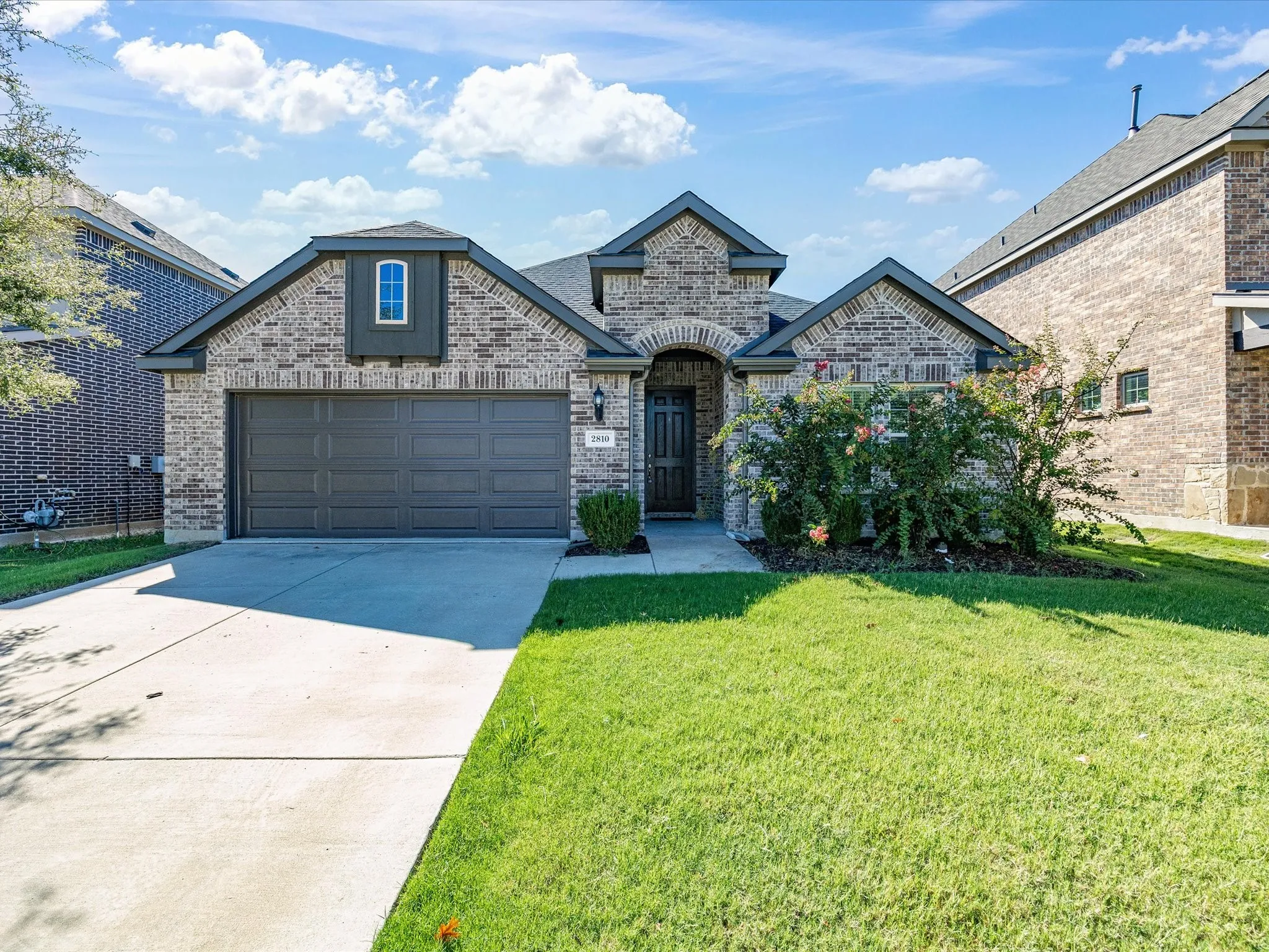 Single Family Residence For Sale in Collin County , 2810 Willow Lane, Melissa, Texas 75454, 4 Bedroom, 3 Bathroom, 2 Garage spaces, 2,189 Sqft, built in 2020, mls#21368953, Real Estate Agent in Melissa, Homes For Sale in Collin county, Homes For Sale in Melissa, Realtor in Melissa Texas, Real Estate Brokerage Independent Realty Texas, Luminita Cordes Realtor