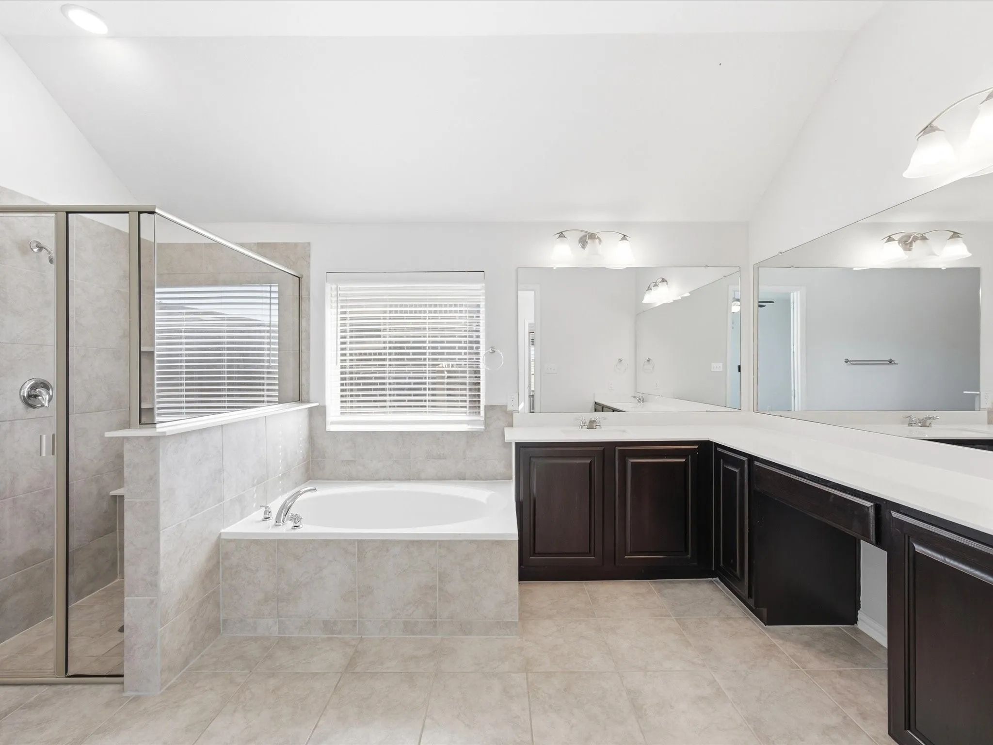 Single Family Residence For Sale in Collin County , 2810 Willow Lane, Melissa, Texas 75454, 4 Bedroom, 3 Bathroom, 2 Garage spaces, 2,189 Sqft, built in 2020, mls#21368953, Real Estate Agent in Melissa, Homes For Sale in Collin county, Homes For Sale in Melissa, Realtor in Melissa Texas, Real Estate Brokerage Independent Realty Texas, Luminita Cordes Realtor