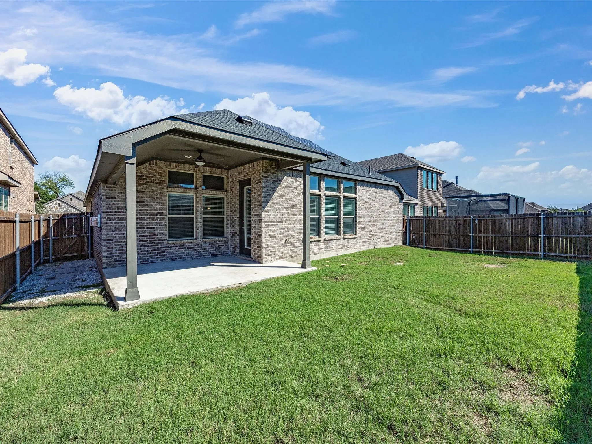 Single Family Residence For Sale in Collin County , 2810 Willow Lane, Melissa, Texas 75454, 4 Bedroom, 3 Bathroom, 2 Garage spaces, 2,189 Sqft, built in 2020, mls#21368953, Real Estate Agent in Melissa, Homes For Sale in Collin county, Homes For Sale in Melissa, Realtor in Melissa Texas, Real Estate Brokerage Independent Realty Texas, Luminita Cordes Realtor