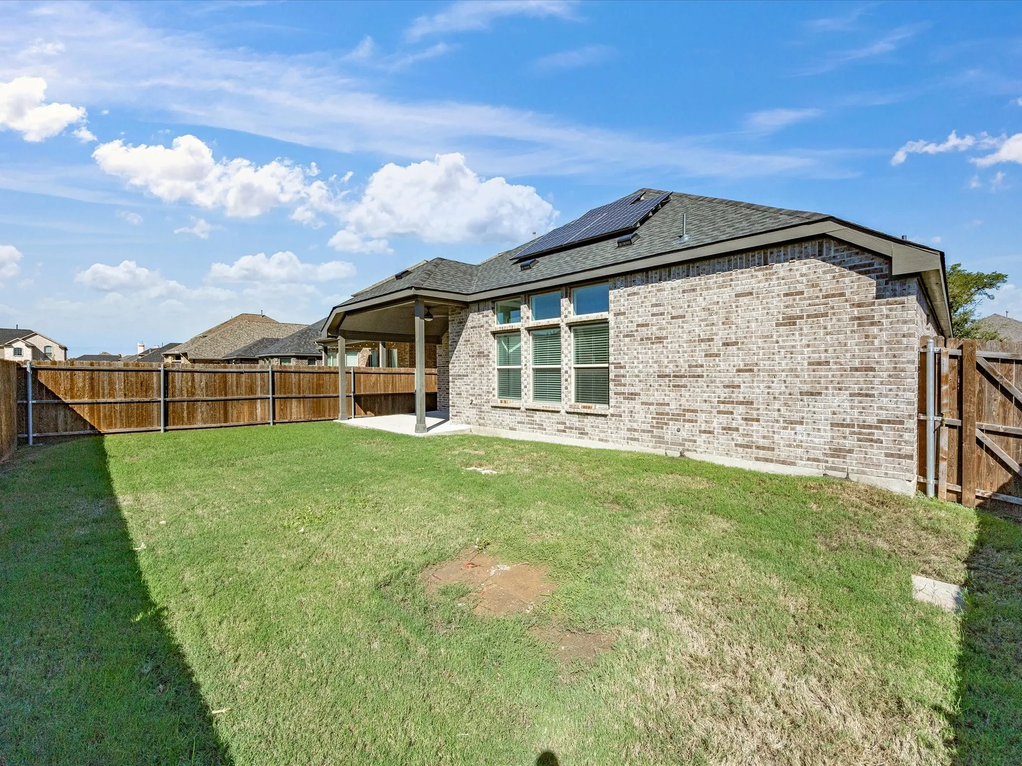Single Family Residence For Sale in Collin County , 2810 Willow Lane, Melissa, Texas 75454, 4 Bedroom, 3 Bathroom, 2 Garage spaces, 2,189 Sqft, built in 2020, mls#21368953, Real Estate Agent in Melissa, Homes For Sale in Collin county, Homes For Sale in Melissa, Realtor in Melissa Texas, Real Estate Brokerage Independent Realty Texas, Luminita Cordes Realtor