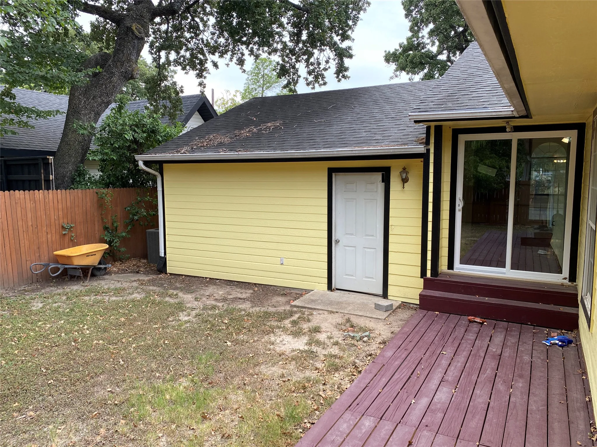 Single Family Residence For Sale in Dallas County , 406 S Jefferson Street S, Irving, Texas 75060, 3 Bedroom, 2 Bathroom, 2 Garage spaces, 1,562 Sqft, built in 1986, mls#21368617, Real Estate Agent in Irving, Homes For Sale in Dallas county, Homes For Sale in Irving, Realtor in Irving Texas, Real Estate Brokerage Independent Realty Texas, Luminita Cordes Realtor