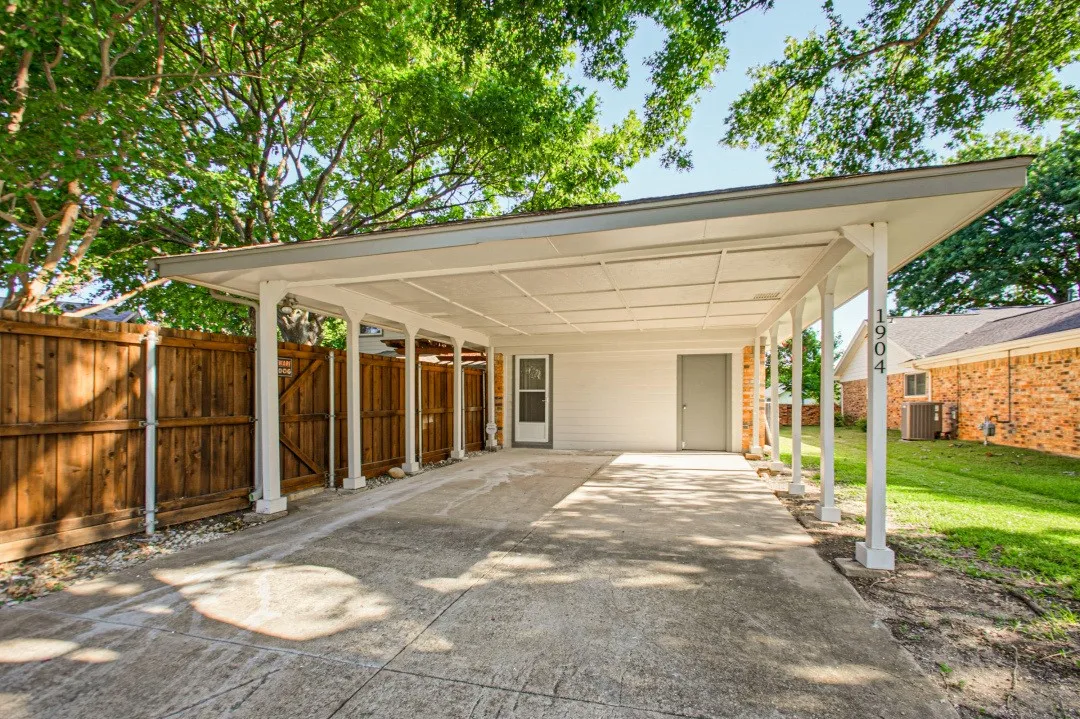 Single Family Residence For Rent in Dallas County , 1904 Clover Trail, Richardson, Texas 75081, 4 Bedroom, 2 Bathroom, Garage spaces, 3,101 Sqft, built in 1974, mls#21369026, Real Estate Agent in Richardson, Homes For Rent in Dallas county, Homes For Rent in Richardson, Realtor in Richardson Texas, Real Estate Brokerage Independent Realty Texas, Luminita Cordes Realtor