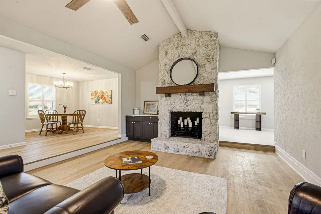 Single Family Residence For Rent in Dallas County , 1904 Clover Trail, Richardson, Texas 75081, 4 Bedroom, 2 Bathroom, Garage spaces, 3,101 Sqft, built in 1974, mls#21369026, Real Estate Agent in Richardson, Homes For Rent in Dallas county, Homes For Rent in Richardson, Realtor in Richardson Texas, Real Estate Brokerage Independent Realty Texas, Luminita Cordes Realtor
