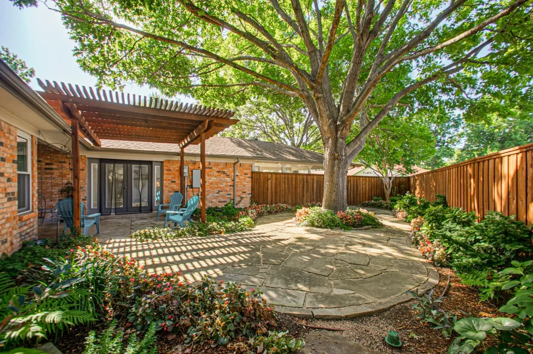 Single Family Residence For Rent in Dallas County , 1904 Clover Trail, Richardson, Texas 75081, 4 Bedroom, 2 Bathroom, Garage spaces, 3,101 Sqft, built in 1974, mls#21369026, Real Estate Agent in Richardson, Homes For Rent in Dallas county, Homes For Rent in Richardson, Realtor in Richardson Texas, Real Estate Brokerage Independent Realty Texas, Luminita Cordes Realtor