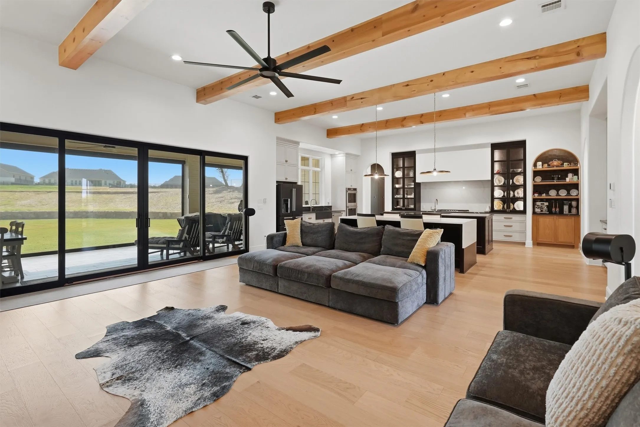 Single Family Residence For Sale in Hood County , 3022 Southern Rise Court, Granbury, Texas 76049, 4 Bedroom, 4 Bathroom, 3 Garage spaces, 4,169 Sqft, built in 2024, mls#21368927, Real Estate Agent in Granbury, Homes For Sale in Hood county, Homes For Sale in Granbury, Realtor in Granbury Texas, Real Estate Brokerage Independent Realty Texas, Luminita Cordes Realtor