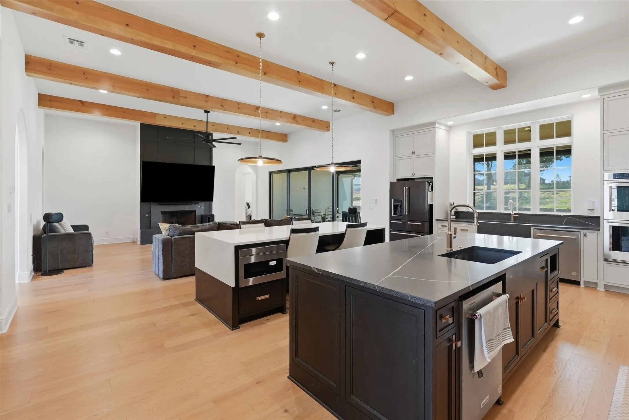 Single Family Residence For Sale in Hood County , 3022 Southern Rise Court, Granbury, Texas 76049, 4 Bedroom, 4 Bathroom, 3 Garage spaces, 4,169 Sqft, built in 2024, mls#21368927, Real Estate Agent in Granbury, Homes For Sale in Hood county, Homes For Sale in Granbury, Realtor in Granbury Texas, Real Estate Brokerage Independent Realty Texas, Luminita Cordes Realtor