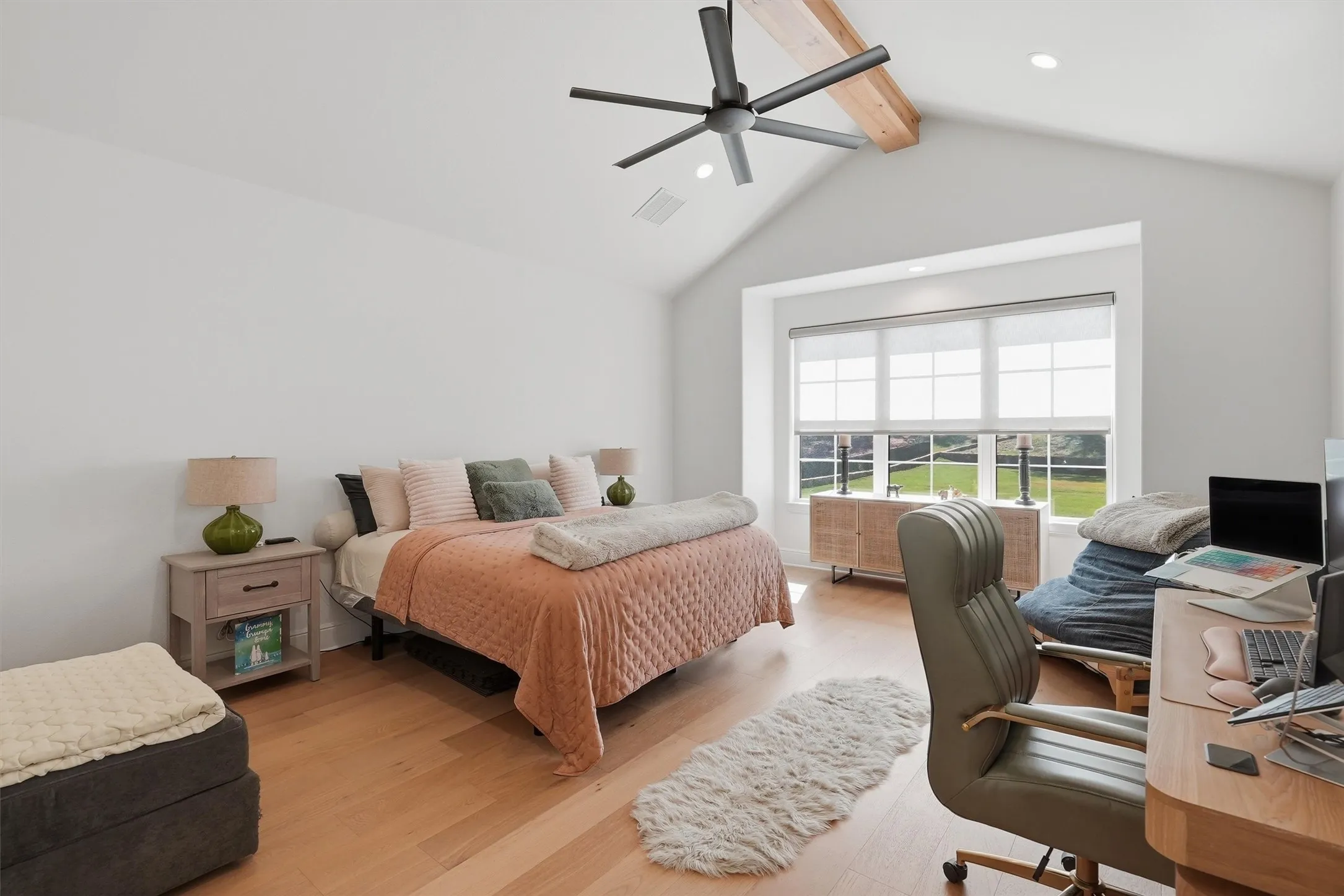 Single Family Residence For Sale in Hood County , 3022 Southern Rise Court, Granbury, Texas 76049, 4 Bedroom, 4 Bathroom, 3 Garage spaces, 4,169 Sqft, built in 2024, mls#21368927, Real Estate Agent in Granbury, Homes For Sale in Hood county, Homes For Sale in Granbury, Realtor in Granbury Texas, Real Estate Brokerage Independent Realty Texas, Luminita Cordes Realtor