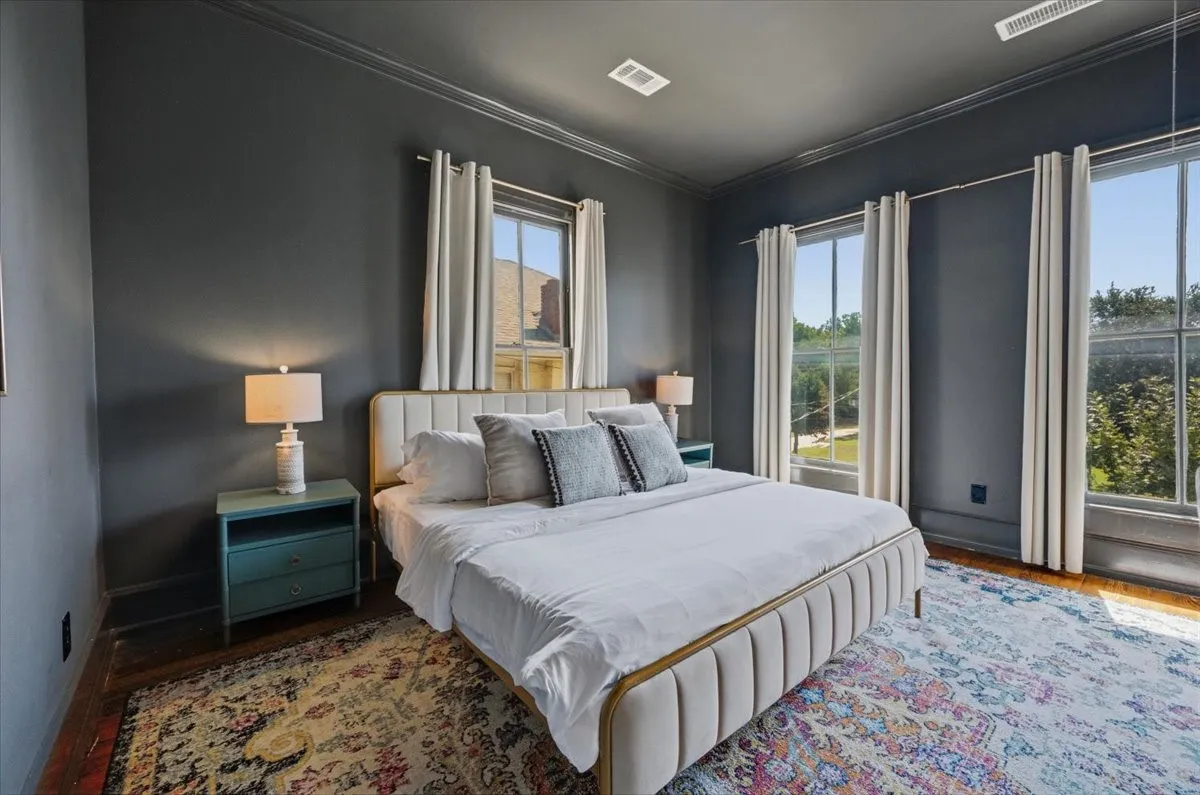 Dark-toned walls with crown molding
