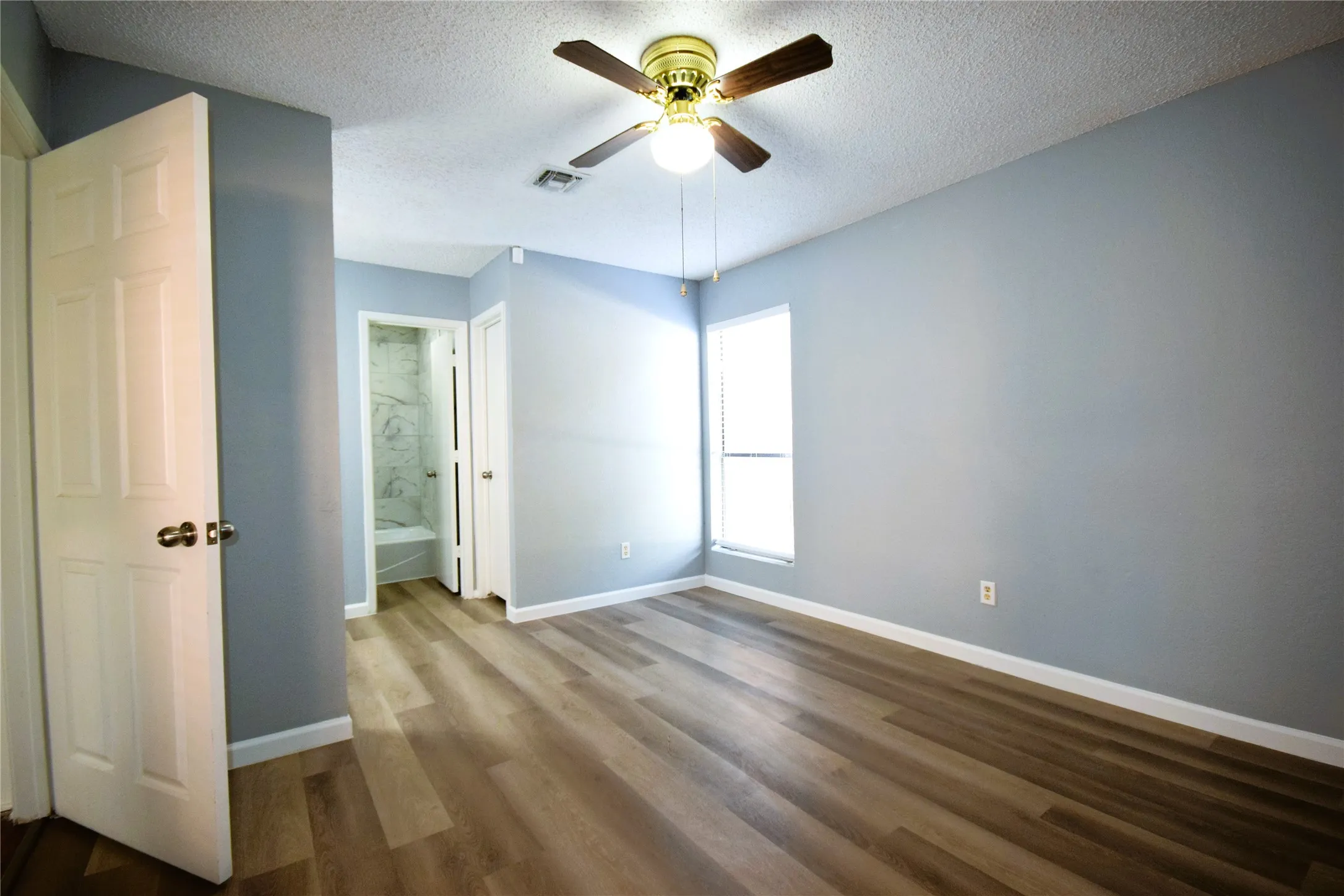 Duplex For Rent in Tarrant County , 115 W Timberview Lane, Arlington, Texas 76014, 2 Bedroom, 2 Bathroom, Garage spaces, 1,128 Sqft, built in 1981, mls#21369033, Real Estate Agent in Arlington, Homes For Rent in Tarrant county, Homes For Rent in Arlington, Realtor in Arlington Texas, Real Estate Brokerage Independent Realty Texas, Luminita Cordes Realtor