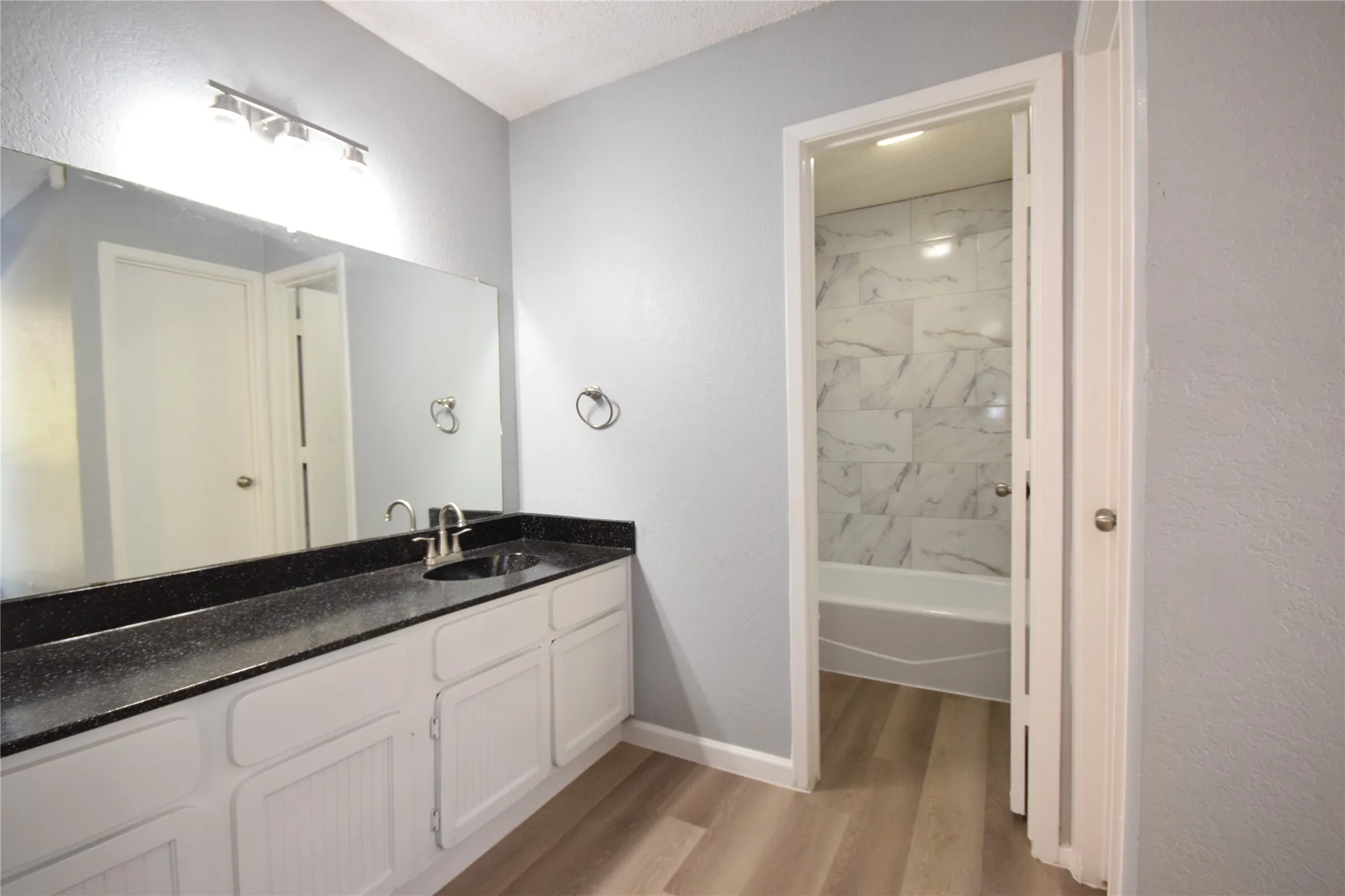 Duplex For Rent in Tarrant County , 115 W Timberview Lane, Arlington, Texas 76014, 2 Bedroom, 2 Bathroom, Garage spaces, 1,128 Sqft, built in 1981, mls#21369033, Real Estate Agent in Arlington, Homes For Rent in Tarrant county, Homes For Rent in Arlington, Realtor in Arlington Texas, Real Estate Brokerage Independent Realty Texas, Luminita Cordes Realtor