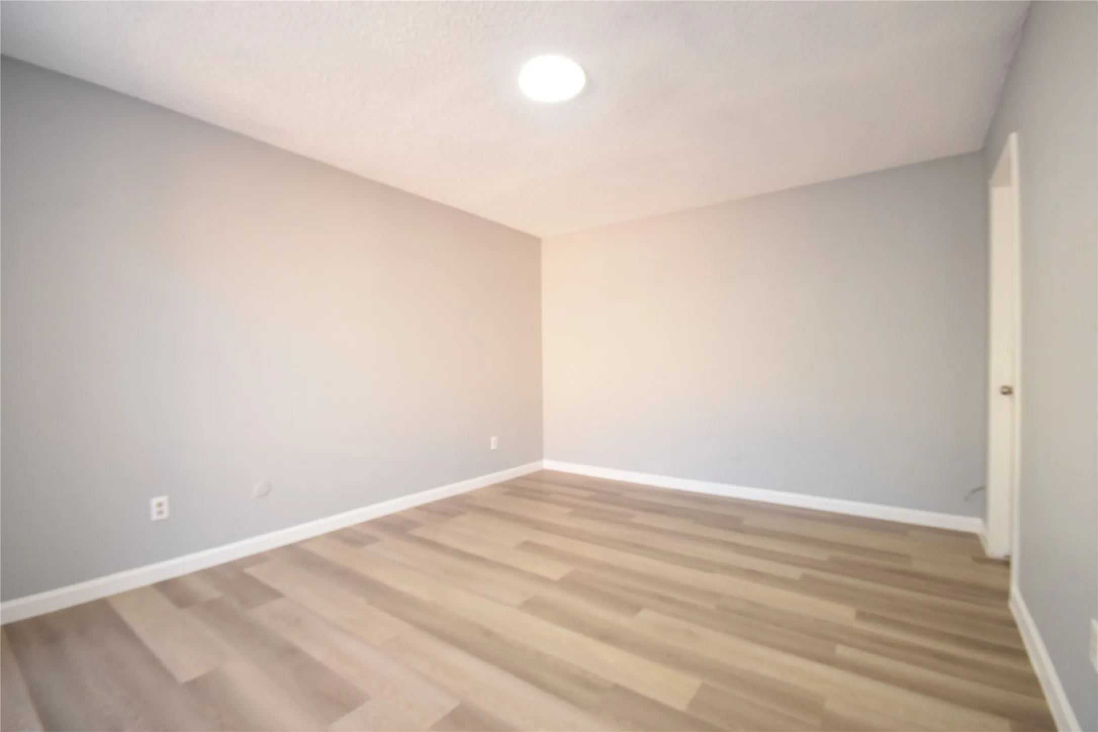 Duplex For Rent in Tarrant County , 115 W Timberview Lane, Arlington, Texas 76014, 2 Bedroom, 2 Bathroom, Garage spaces, 1,128 Sqft, built in 1981, mls#21369033, Real Estate Agent in Arlington, Homes For Rent in Tarrant county, Homes For Rent in Arlington, Realtor in Arlington Texas, Real Estate Brokerage Independent Realty Texas, Luminita Cordes Realtor