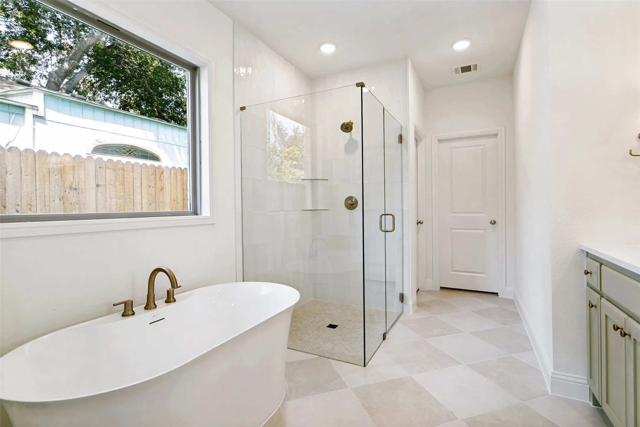 Single Family Residence For Sale in Tarrant County , 1609 Belle Place, Fort Worth, Texas 76107, 4 Bedroom, 4 Bathroom, 2 Garage spaces, 2,851 Sqft, built in 2026, mls#21368912, Real Estate Agent in Fort Worth, Homes For Sale in Tarrant county, Homes For Sale in Fort Worth, Realtor in Fort Worth Texas, Real Estate Brokerage Independent Realty Texas, Luminita Cordes Realtor