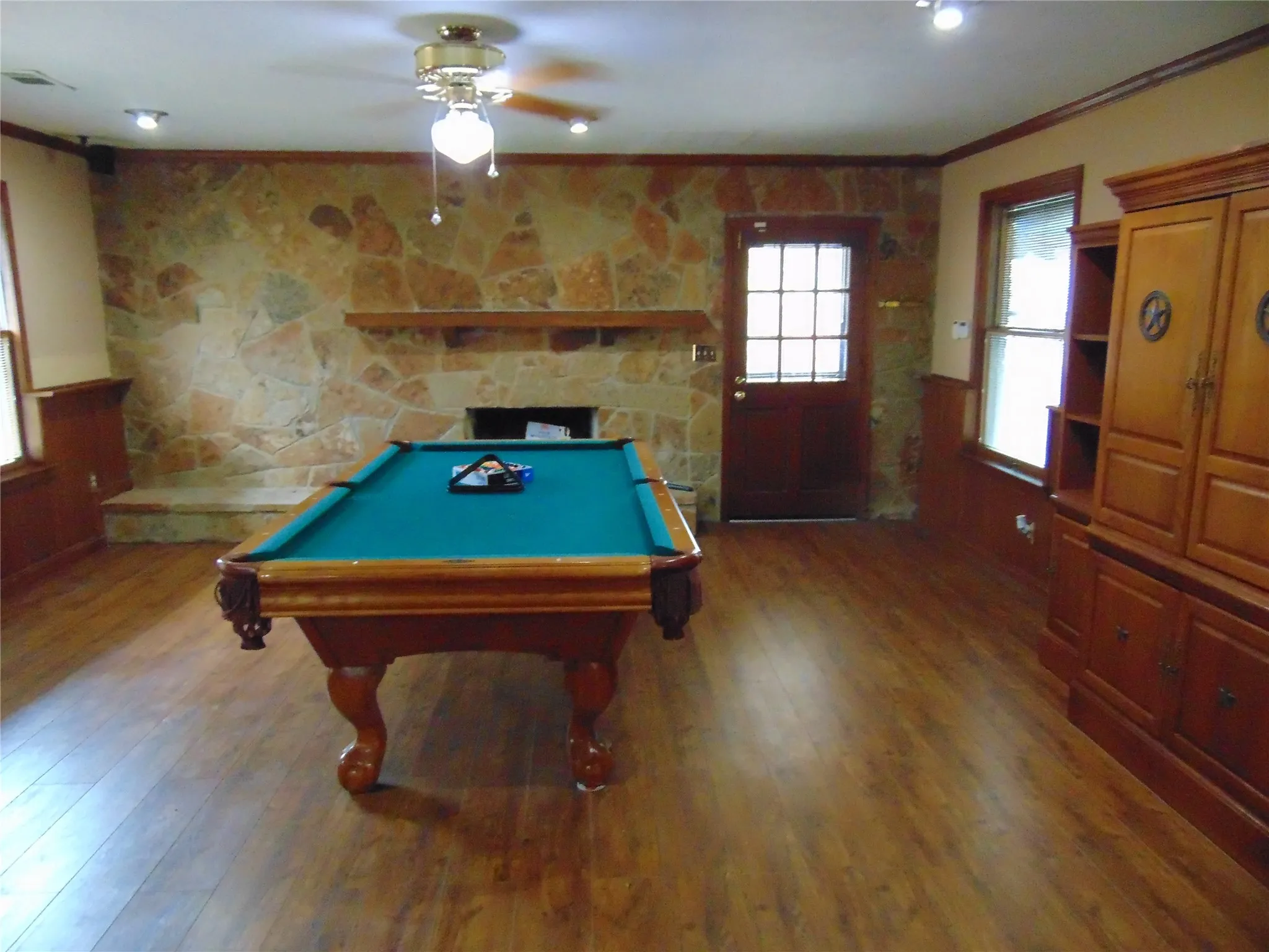 Single Family Residence For Sale in Dallas County , 1110 Meandering Way, Mesquite, Texas 75150, 3 Bedroom, 2 Bathroom, 1 Garage spaces, 2,044 Sqft, built in 1980, mls#21368248, Real Estate Agent in Mesquite, Homes For Sale in Dallas county, Homes For Sale in Mesquite, Realtor in Mesquite Texas, Real Estate Brokerage Independent Realty Texas, Luminita Cordes Realtor