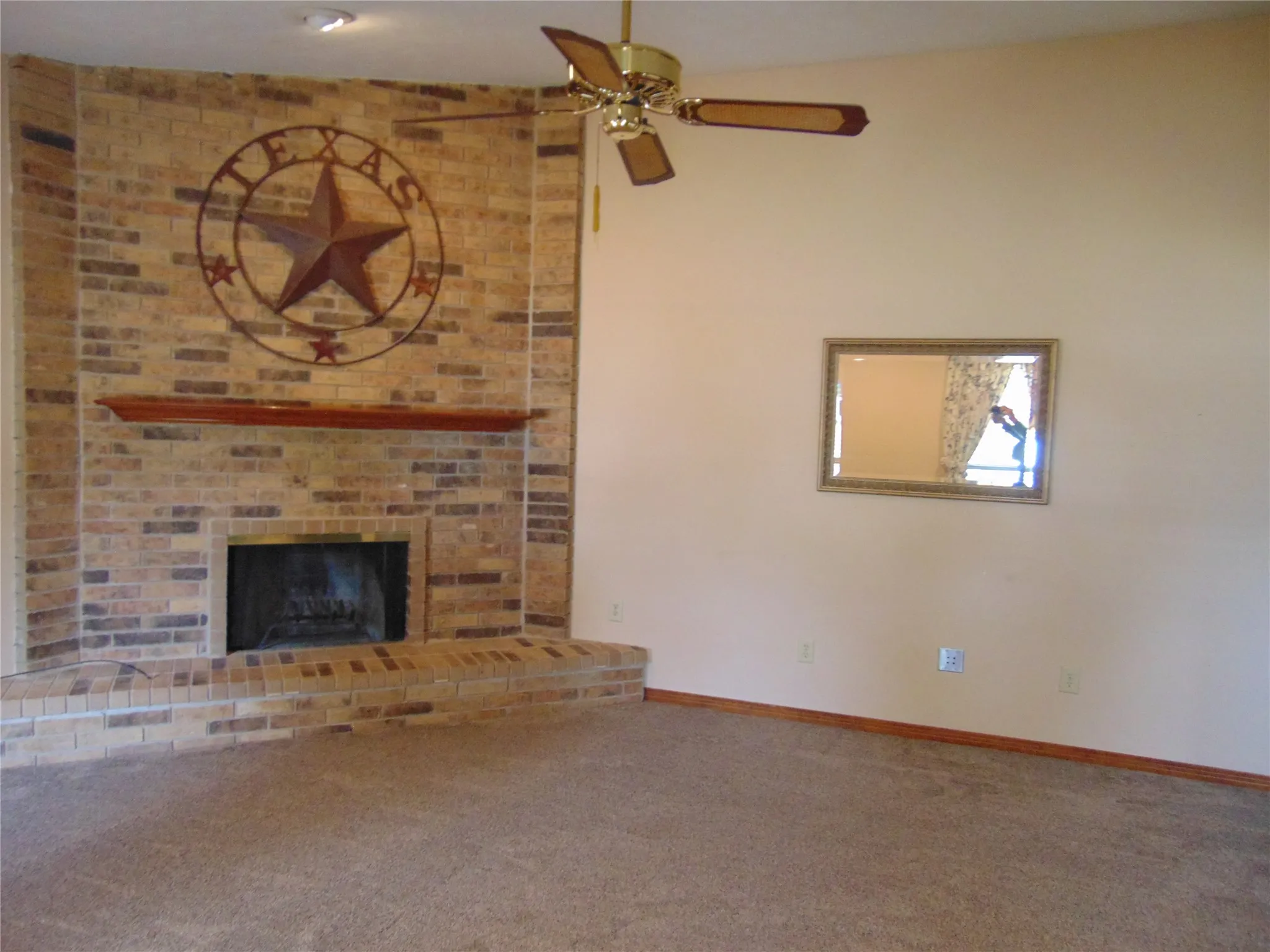 Single Family Residence For Sale in Dallas County , 1110 Meandering Way, Mesquite, Texas 75150, 3 Bedroom, 2 Bathroom, 1 Garage spaces, 2,044 Sqft, built in 1980, mls#21368248, Real Estate Agent in Mesquite, Homes For Sale in Dallas county, Homes For Sale in Mesquite, Realtor in Mesquite Texas, Real Estate Brokerage Independent Realty Texas, Luminita Cordes Realtor