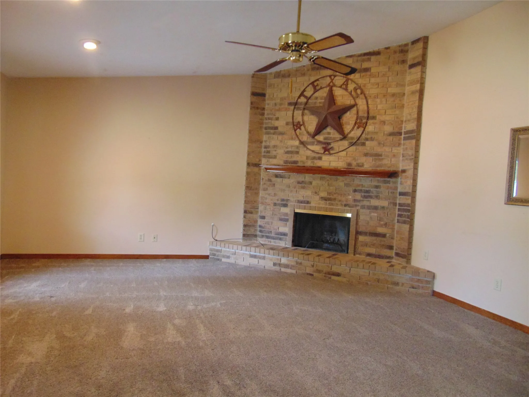 Single Family Residence For Sale in Dallas County , 1110 Meandering Way, Mesquite, Texas 75150, 3 Bedroom, 2 Bathroom, 1 Garage spaces, 2,044 Sqft, built in 1980, mls#21368248, Real Estate Agent in Mesquite, Homes For Sale in Dallas county, Homes For Sale in Mesquite, Realtor in Mesquite Texas, Real Estate Brokerage Independent Realty Texas, Luminita Cordes Realtor