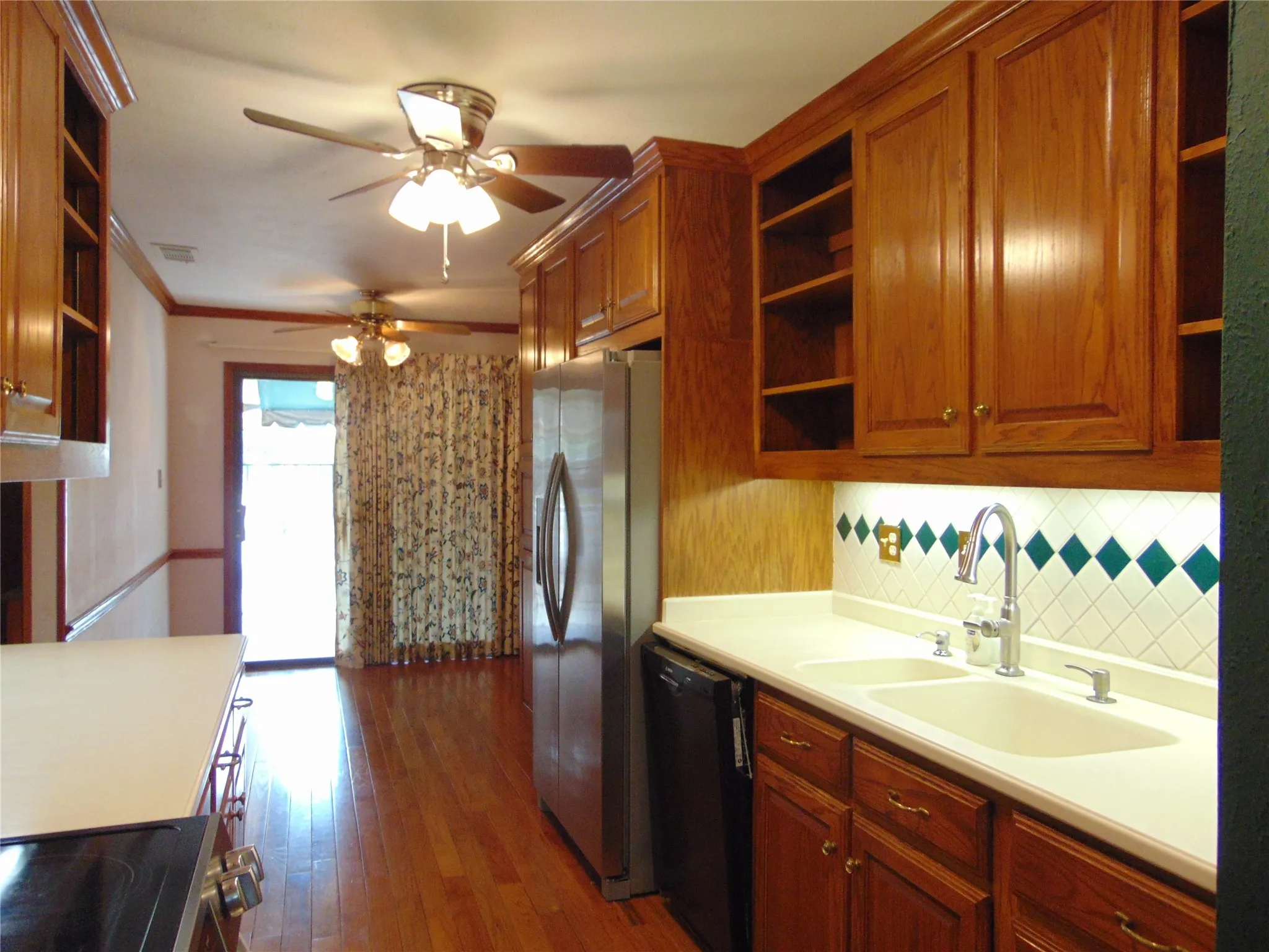 Single Family Residence For Sale in Dallas County , 1110 Meandering Way, Mesquite, Texas 75150, 3 Bedroom, 2 Bathroom, 1 Garage spaces, 2,044 Sqft, built in 1980, mls#21368248, Real Estate Agent in Mesquite, Homes For Sale in Dallas county, Homes For Sale in Mesquite, Realtor in Mesquite Texas, Real Estate Brokerage Independent Realty Texas, Luminita Cordes Realtor