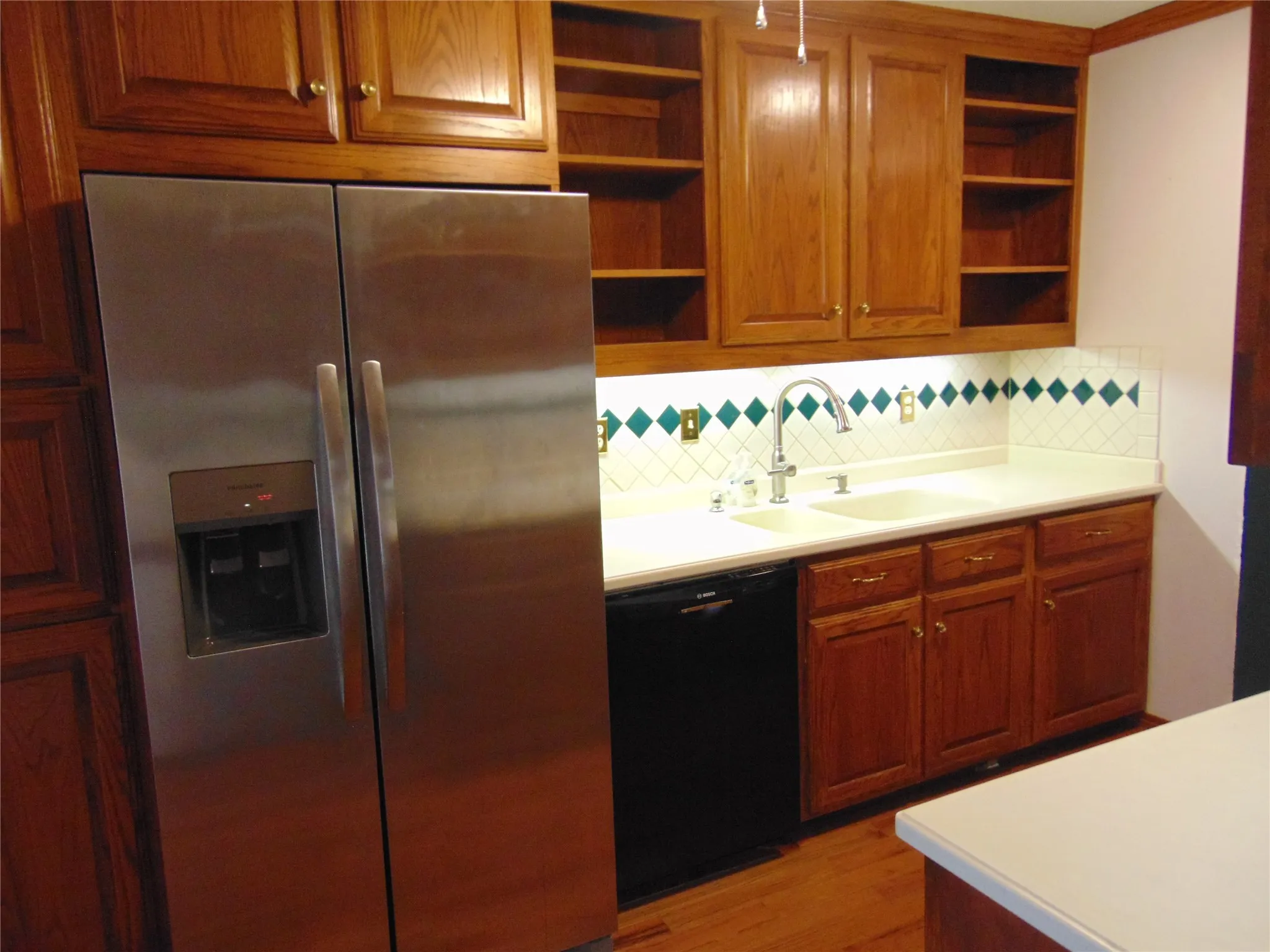 Can come with fridge