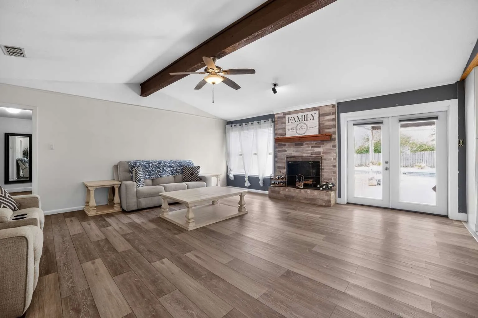 Single Family Residence For Sale in Gregg County , 1002 Forest Hills Street, Gladewater, Texas 75647, 3 Bedroom, 2 Bathroom, 2 Garage spaces, 1,824 Sqft, built in 1977, mls#21369044, Real Estate Agent in Gladewater, Homes For Sale in Gregg county, Homes For Sale in Gladewater, Realtor in Gladewater Texas, Real Estate Brokerage Independent Realty Texas, Luminita Cordes Realtor