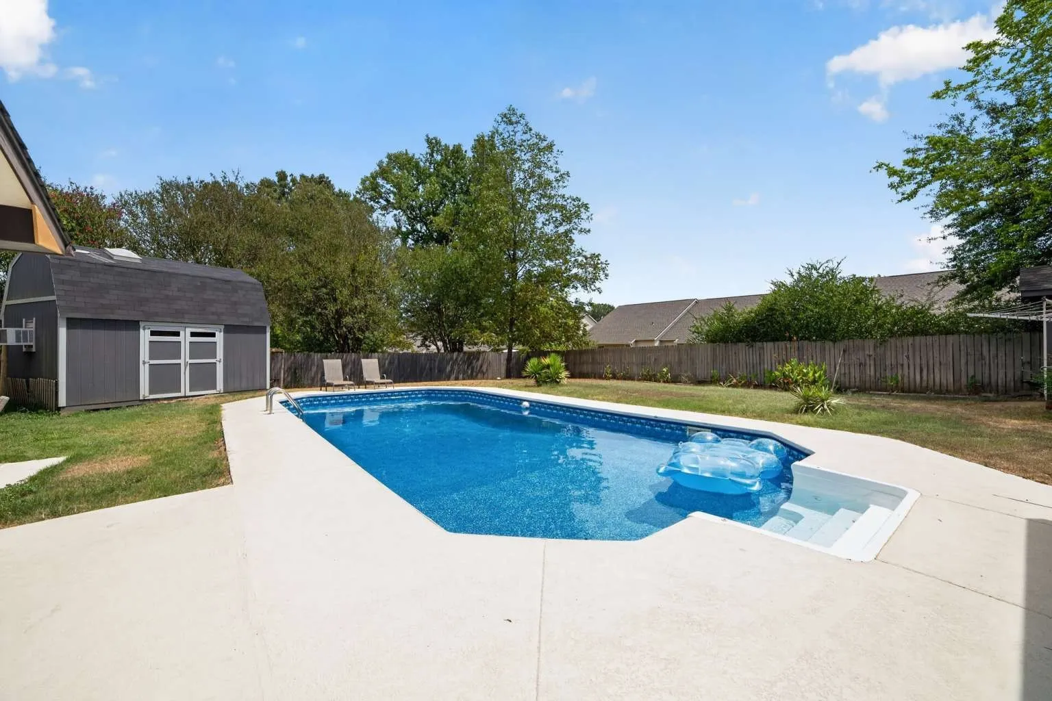 Single Family Residence For Sale in Gregg County , 1002 Forest Hills Street, Gladewater, Texas 75647, 3 Bedroom, 2 Bathroom, 2 Garage spaces, 1,824 Sqft, built in 1977, mls#21369044, Real Estate Agent in Gladewater, Homes For Sale in Gregg county, Homes For Sale in Gladewater, Realtor in Gladewater Texas, Real Estate Brokerage Independent Realty Texas, Luminita Cordes Realtor