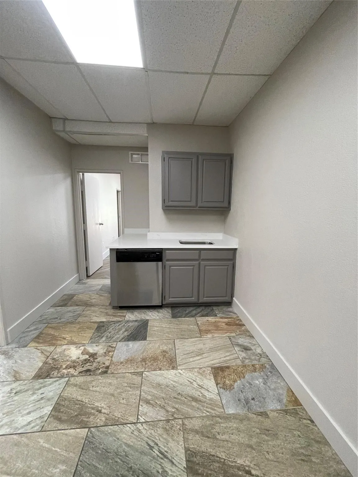 Office For Rent in Ellis County , 330 N 8th Street 104, Midlothian, Texas 76065, 0, 0, Garage spaces, 0 Sqft, built in 1985, mls#21366686, Real Estate Agent in Midlothian, Homes For Rent in Ellis county, Homes For Rent in Midlothian, Realtor in Midlothian Texas, Real Estate Brokerage Independent Realty Texas, Luminita Cordes Realtor