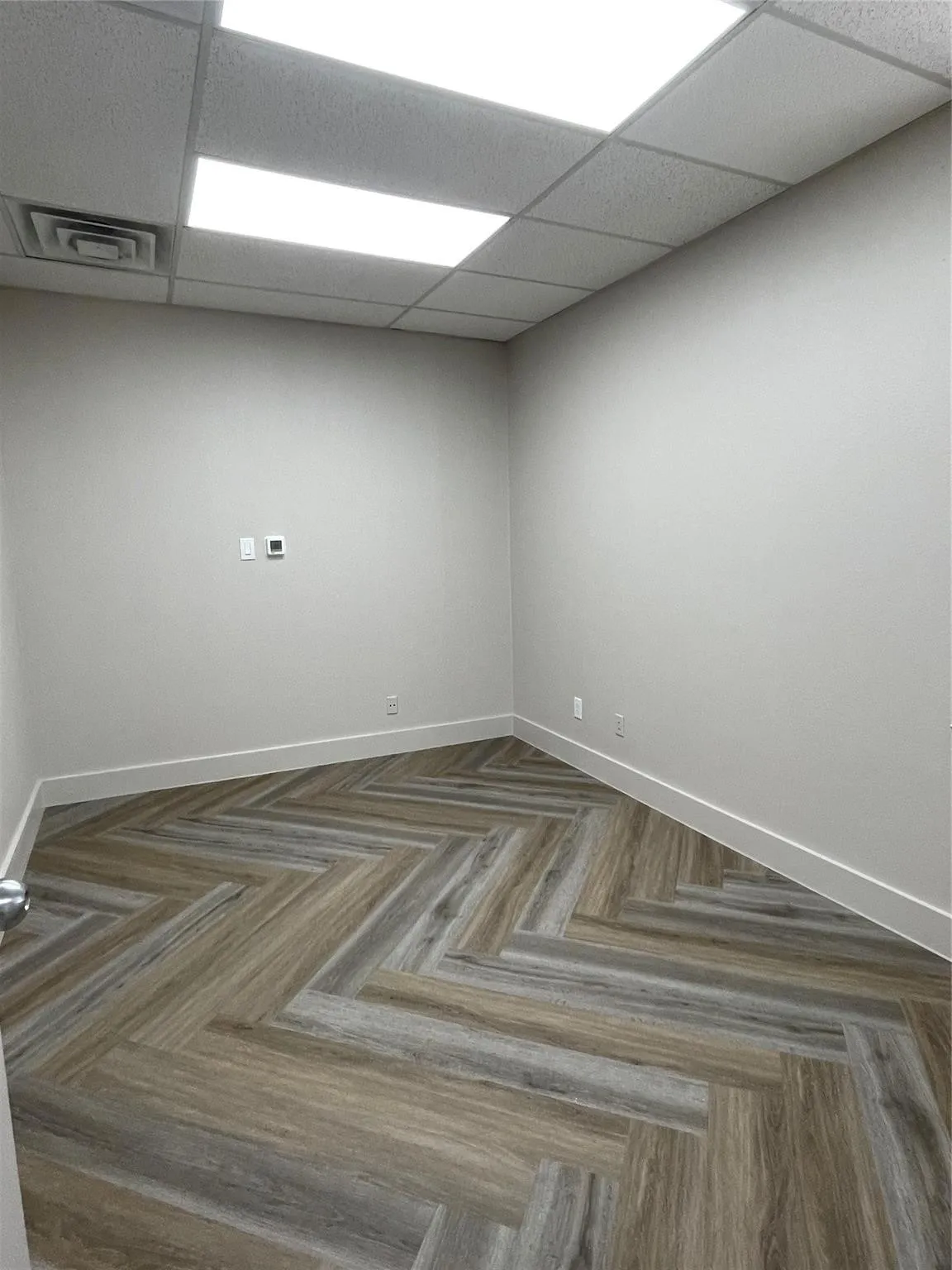Office For Rent in Ellis County , 330 N 8th Street 104, Midlothian, Texas 76065, 0, 0, Garage spaces, 0 Sqft, built in 1985, mls#21366686, Real Estate Agent in Midlothian, Homes For Rent in Ellis county, Homes For Rent in Midlothian, Realtor in Midlothian Texas, Real Estate Brokerage Independent Realty Texas, Luminita Cordes Realtor