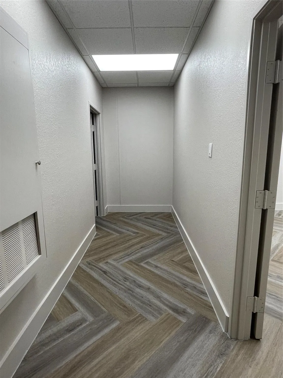 Office For Rent in Ellis County , 330 N 8th Street 104, Midlothian, Texas 76065, 0, 0, Garage spaces, 0 Sqft, built in 1985, mls#21366686, Real Estate Agent in Midlothian, Homes For Rent in Ellis county, Homes For Rent in Midlothian, Realtor in Midlothian Texas, Real Estate Brokerage Independent Realty Texas, Luminita Cordes Realtor