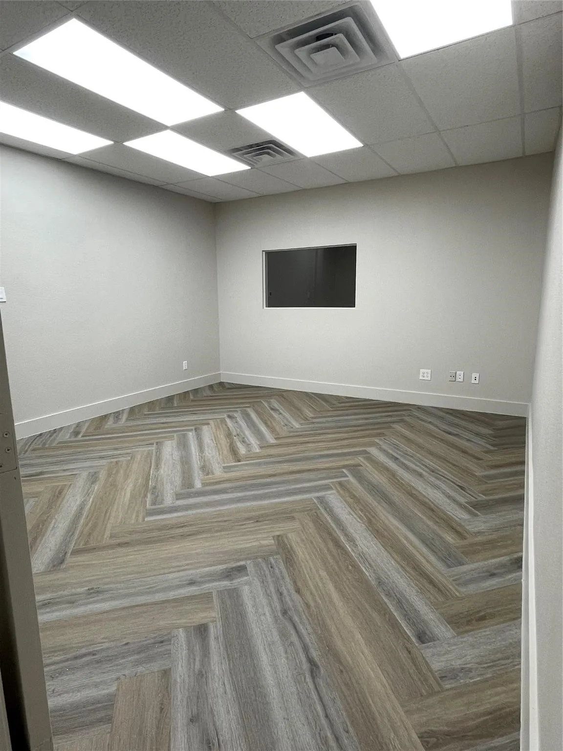 Office For Rent in Ellis County , 330 N 8th Street 104, Midlothian, Texas 76065, 0, 0, Garage spaces, 0 Sqft, built in 1985, mls#21366686, Real Estate Agent in Midlothian, Homes For Rent in Ellis county, Homes For Rent in Midlothian, Realtor in Midlothian Texas, Real Estate Brokerage Independent Realty Texas, Luminita Cordes Realtor