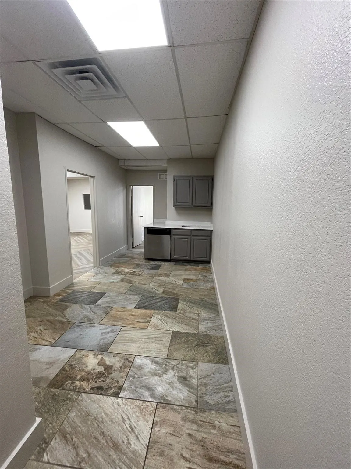 Office For Rent in Ellis County , 330 N 8th Street 104, Midlothian, Texas 76065, 0, 0, Garage spaces, 0 Sqft, built in 1985, mls#21366686, Real Estate Agent in Midlothian, Homes For Rent in Ellis county, Homes For Rent in Midlothian, Realtor in Midlothian Texas, Real Estate Brokerage Independent Realty Texas, Luminita Cordes Realtor