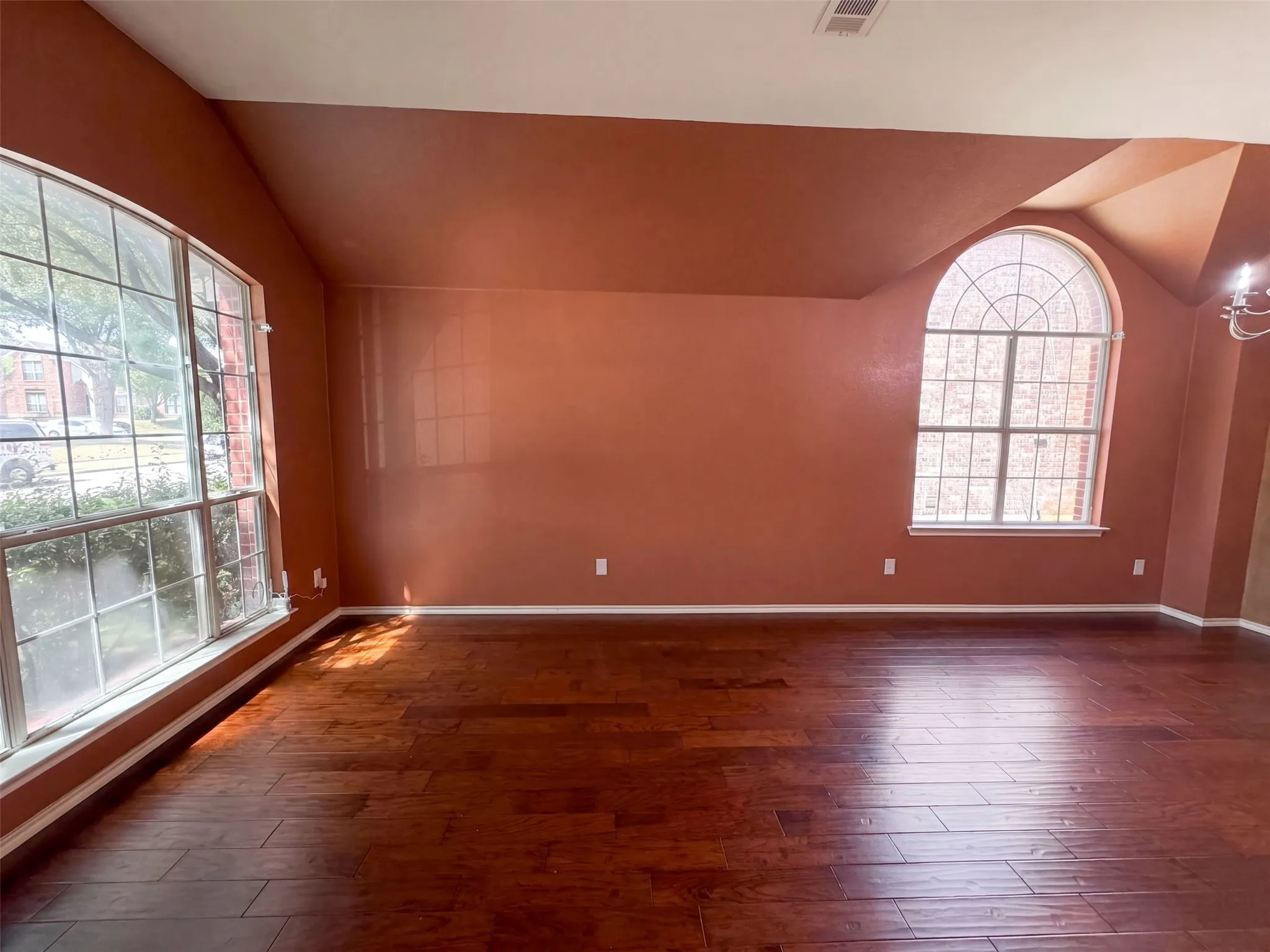 Single Family Residence For Sale in Dallas County , 1213 Whitecreek Drive, Glenn Heights, Texas 75154, 4 Bedroom, 2 Bathroom, 2 Garage spaces, 2,122 Sqft, built in 2004, mls#21369045, Real Estate Agent in Glenn Heights, Homes For Sale in Dallas county, Homes For Sale in Glenn Heights, Realtor in Glenn Heights Texas, Real Estate Brokerage Independent Realty Texas, Luminita Cordes Realtor