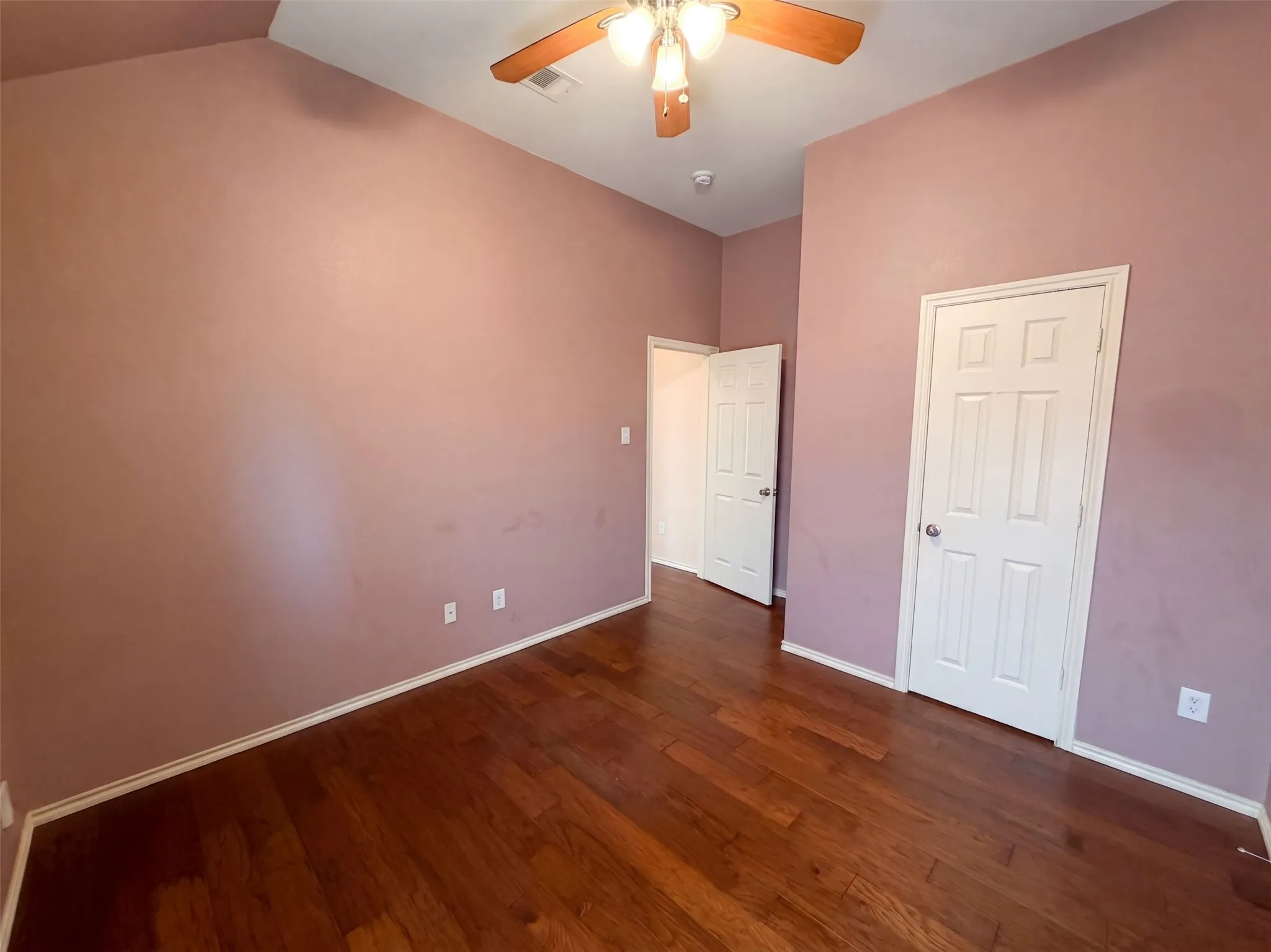 Single Family Residence For Sale in Dallas County , 1213 Whitecreek Drive, Glenn Heights, Texas 75154, 4 Bedroom, 2 Bathroom, 2 Garage spaces, 2,122 Sqft, built in 2004, mls#21369045, Real Estate Agent in Glenn Heights, Homes For Sale in Dallas county, Homes For Sale in Glenn Heights, Realtor in Glenn Heights Texas, Real Estate Brokerage Independent Realty Texas, Luminita Cordes Realtor