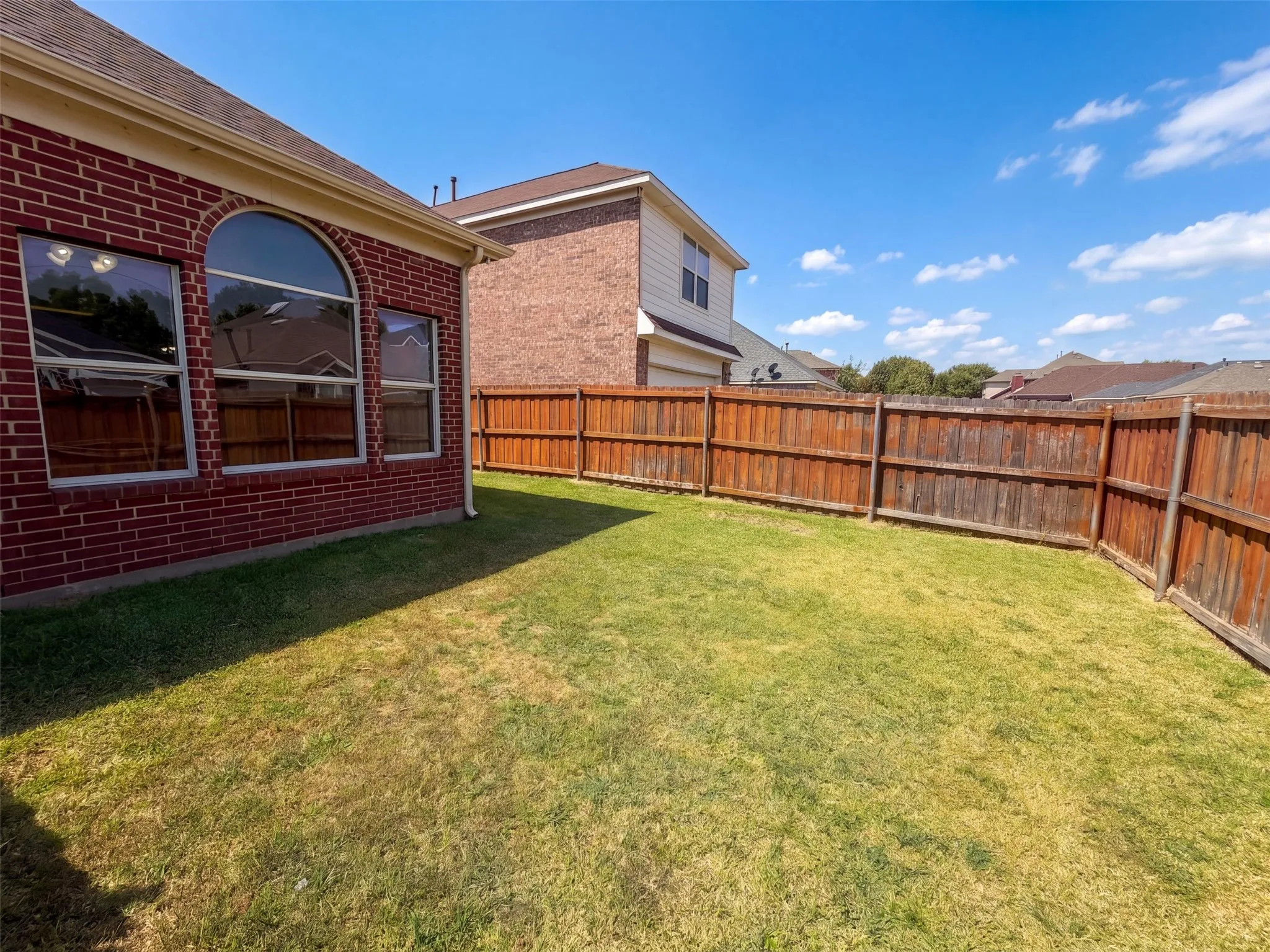 Single Family Residence For Sale in Dallas County , 1213 Whitecreek Drive, Glenn Heights, Texas 75154, 4 Bedroom, 2 Bathroom, 2 Garage spaces, 2,122 Sqft, built in 2004, mls#21369045, Real Estate Agent in Glenn Heights, Homes For Sale in Dallas county, Homes For Sale in Glenn Heights, Realtor in Glenn Heights Texas, Real Estate Brokerage Independent Realty Texas, Luminita Cordes Realtor