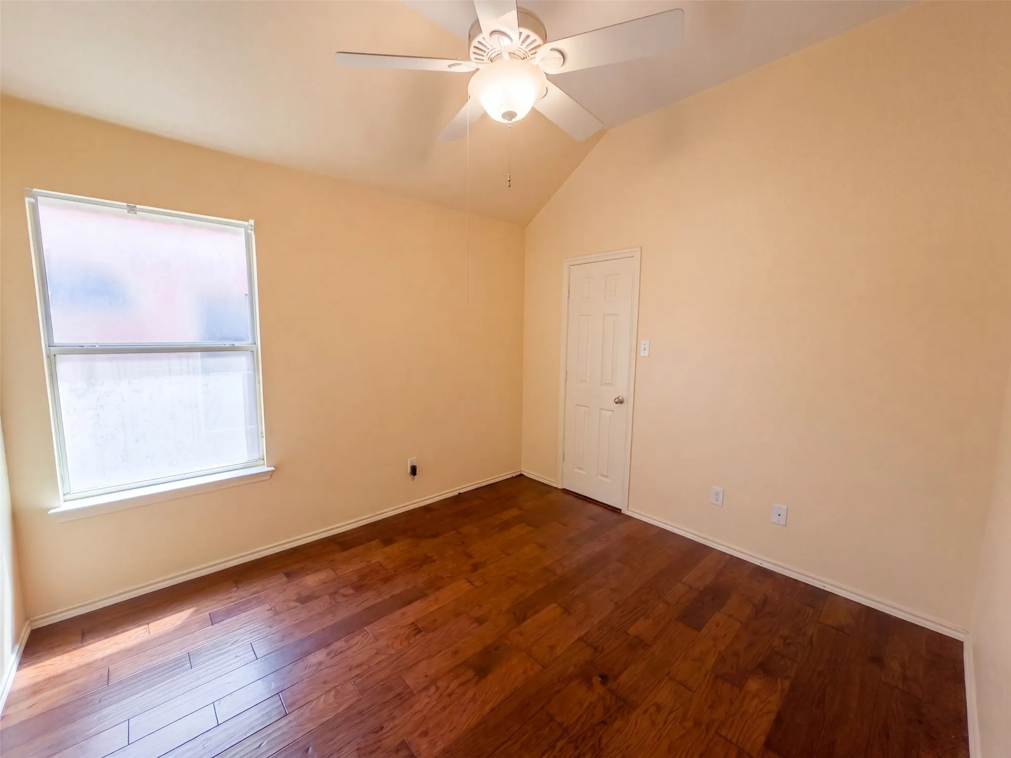 Single Family Residence For Sale in Dallas County , 1213 Whitecreek Drive, Glenn Heights, Texas 75154, 4 Bedroom, 2 Bathroom, 2 Garage spaces, 2,122 Sqft, built in 2004, mls#21369045, Real Estate Agent in Glenn Heights, Homes For Sale in Dallas county, Homes For Sale in Glenn Heights, Realtor in Glenn Heights Texas, Real Estate Brokerage Independent Realty Texas, Luminita Cordes Realtor